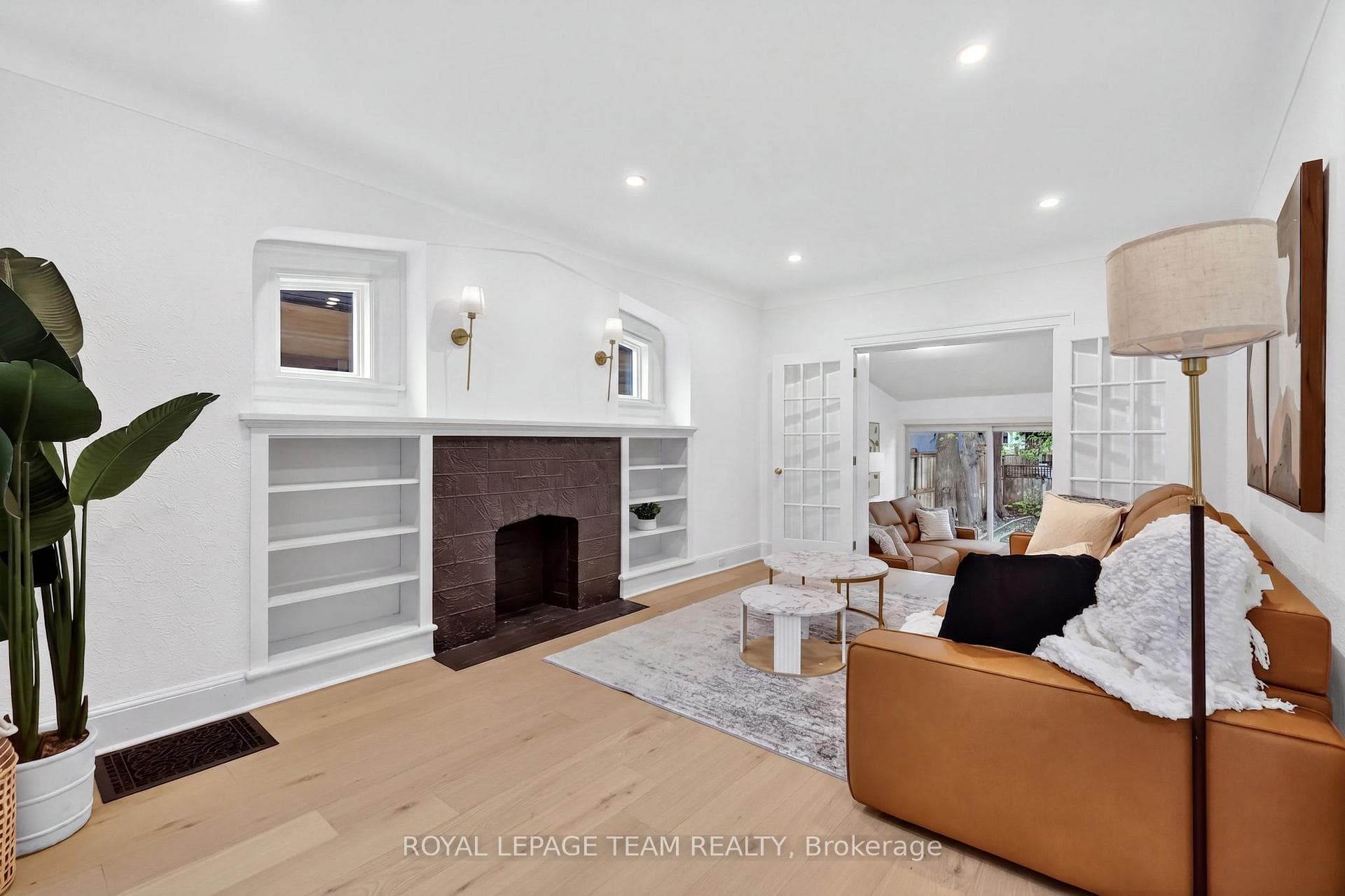 131 Acacia Avenue photo 4