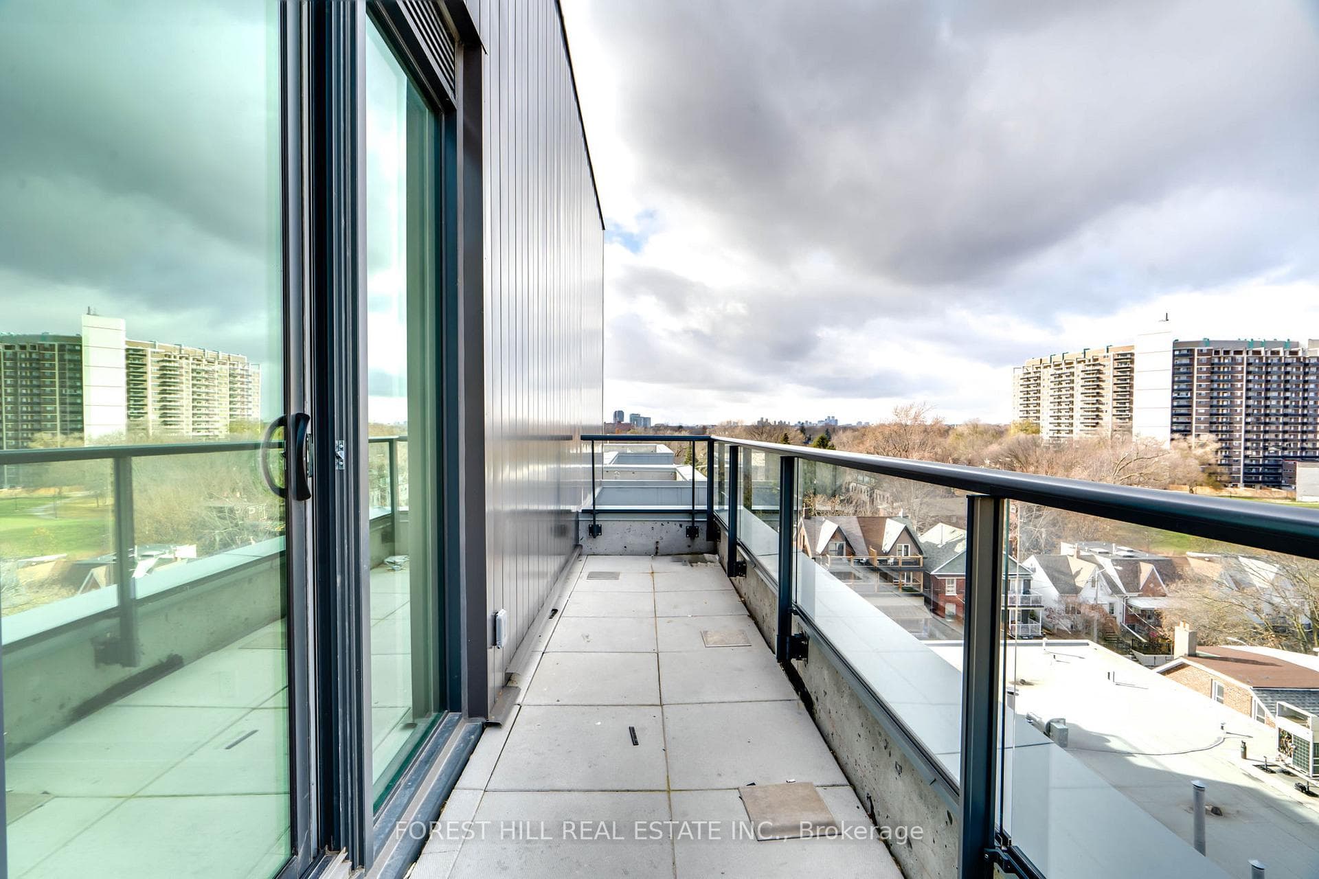 57 Brock Avenue Unit 701 photo 24
