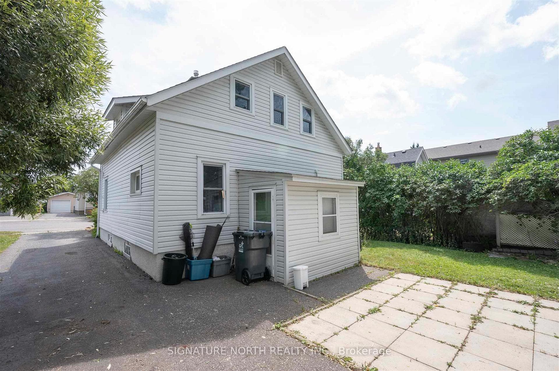 84 Empress Avenue North photo 28