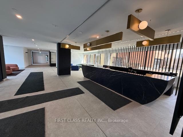 1 QUARRINGTON Lane Unit 2604 photo 2