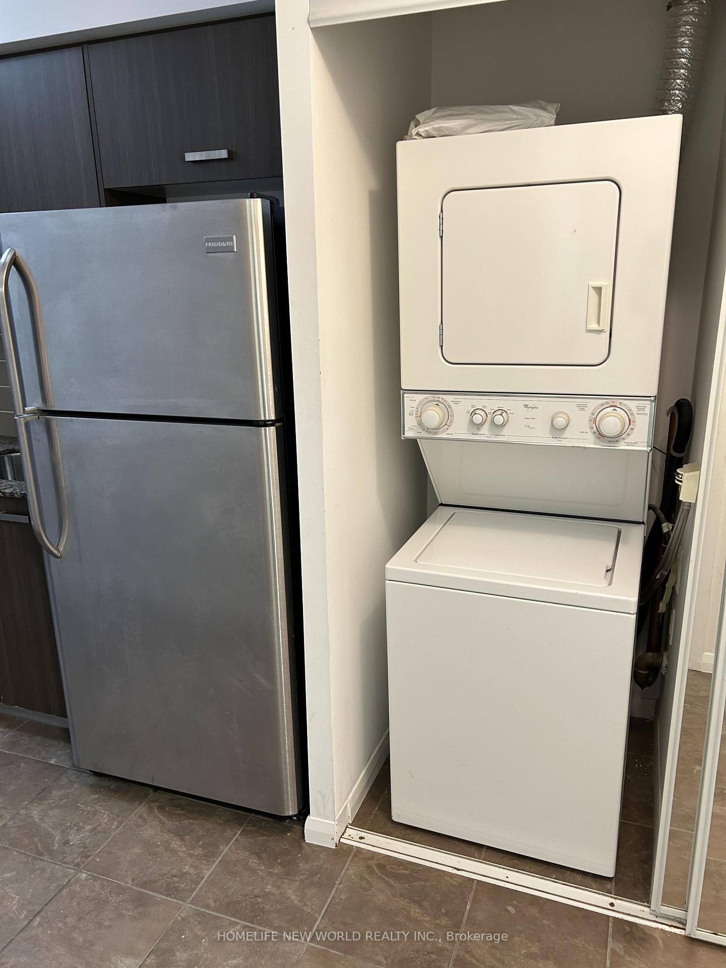 832 Bay Street Unit 807 photo 5