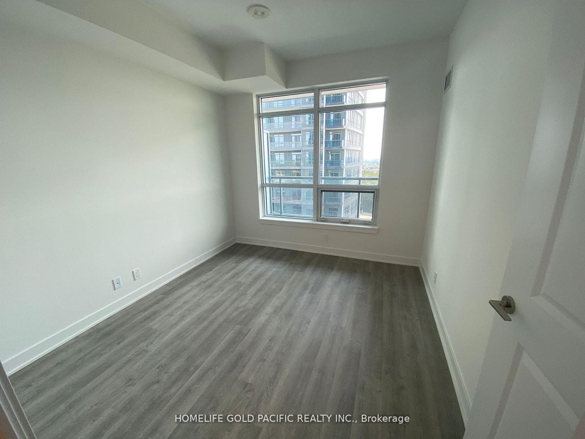 50 Upper Mall Way Unit 1004 photo 4