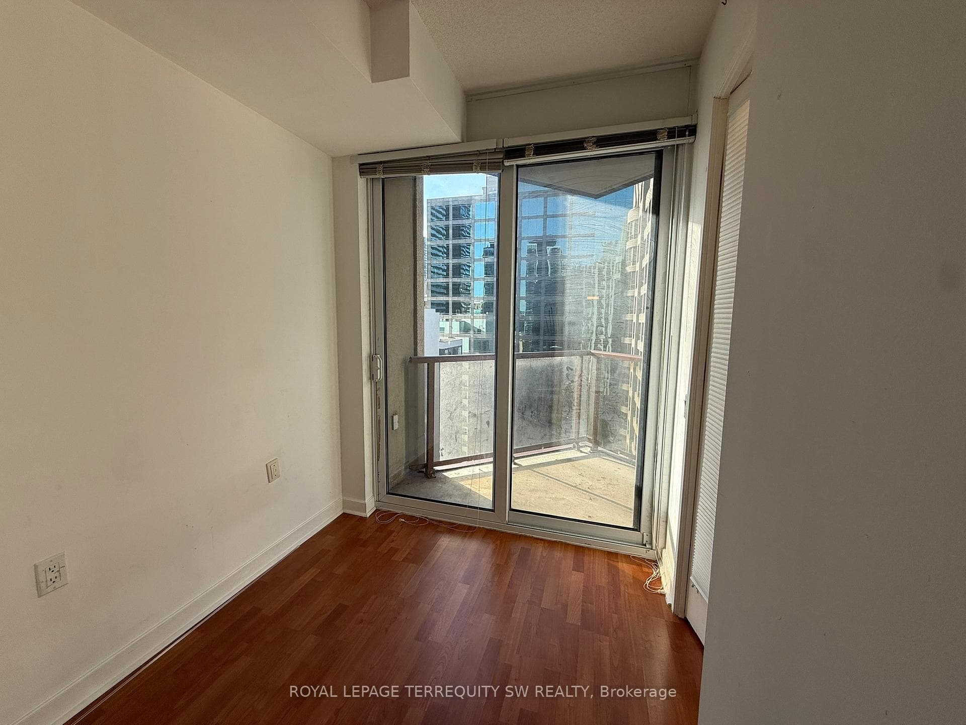 85 Bloor Street Unit 1612 photo 18