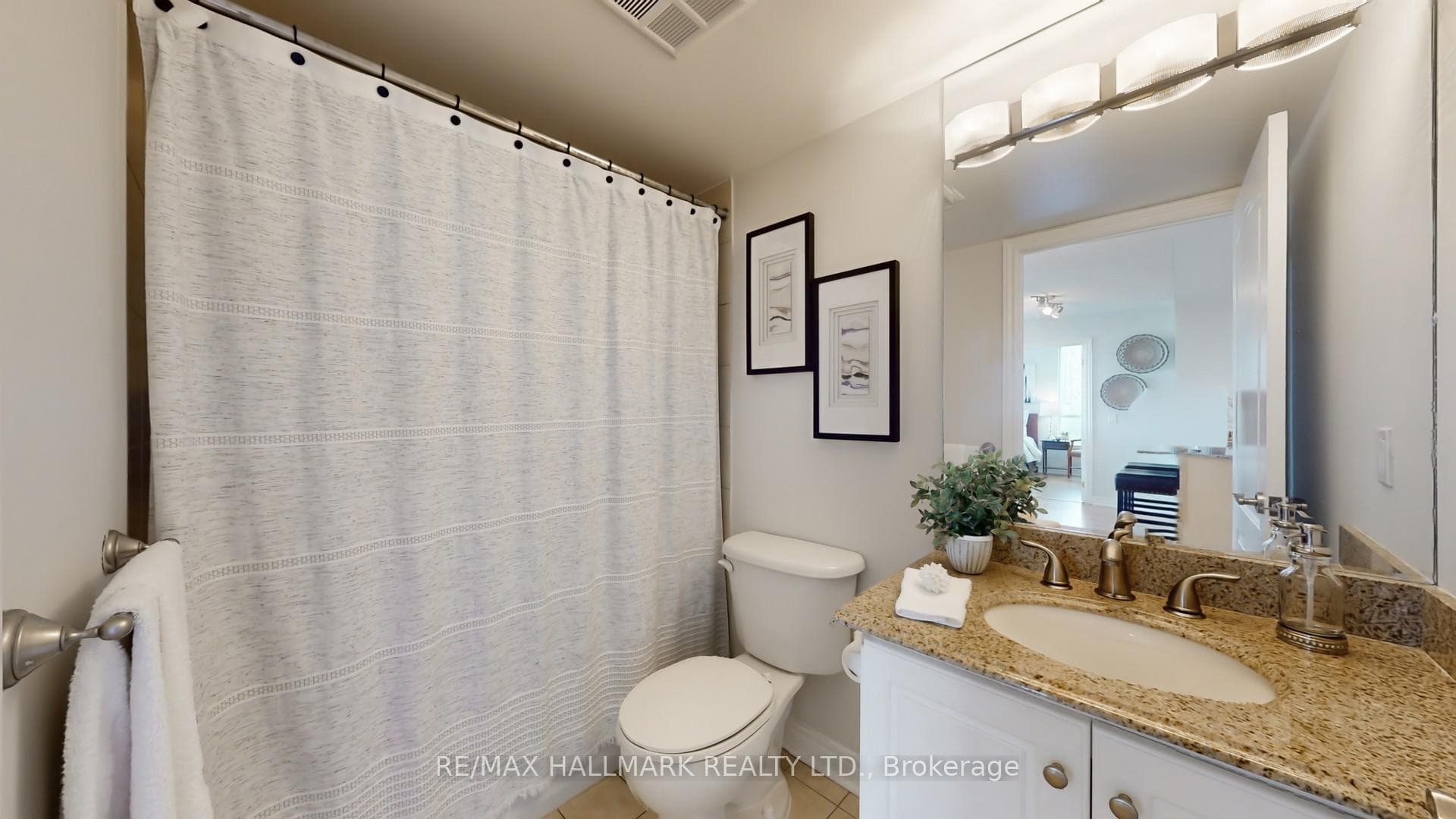 Main ensuite