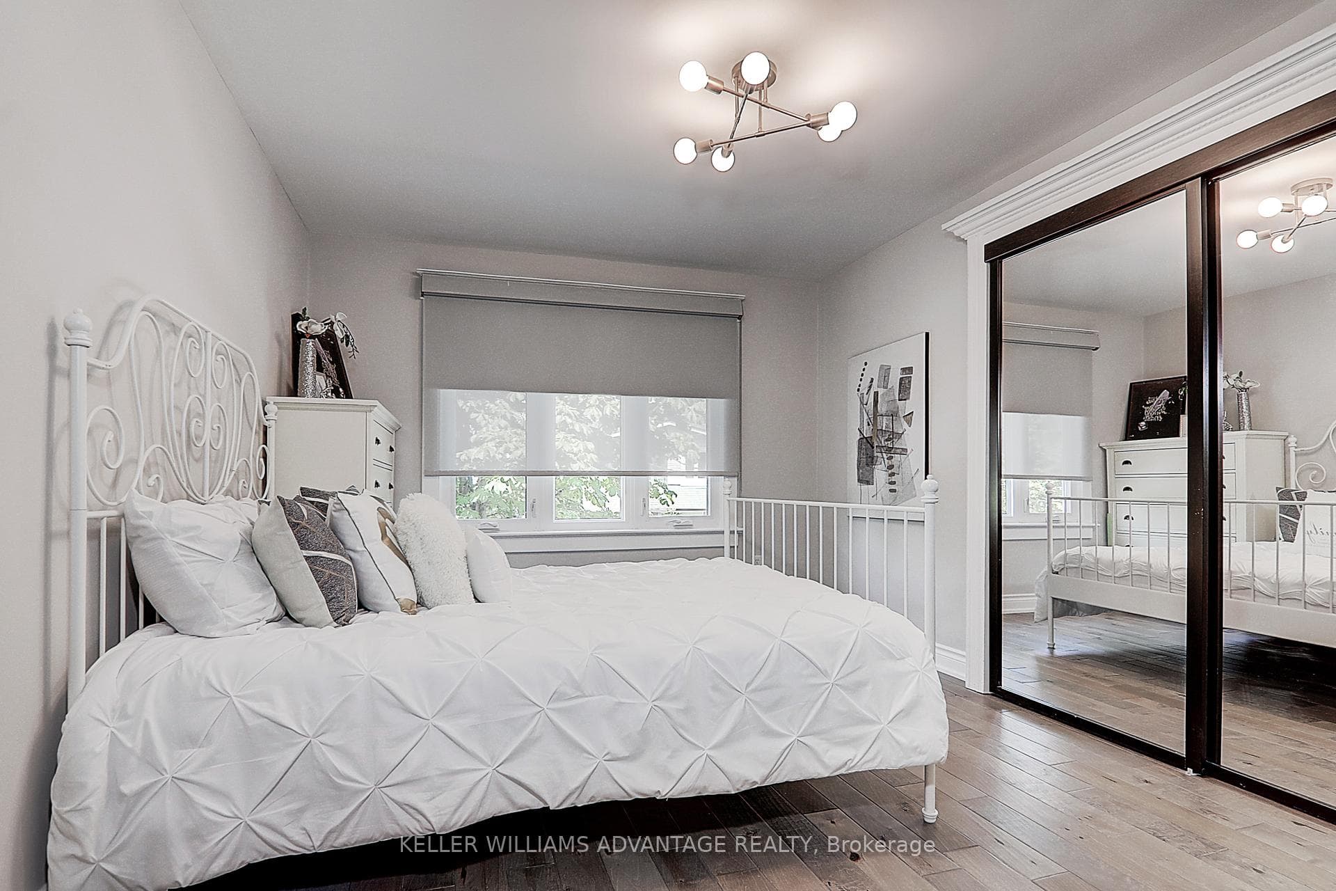 167 Queensdale Avenue photo 12