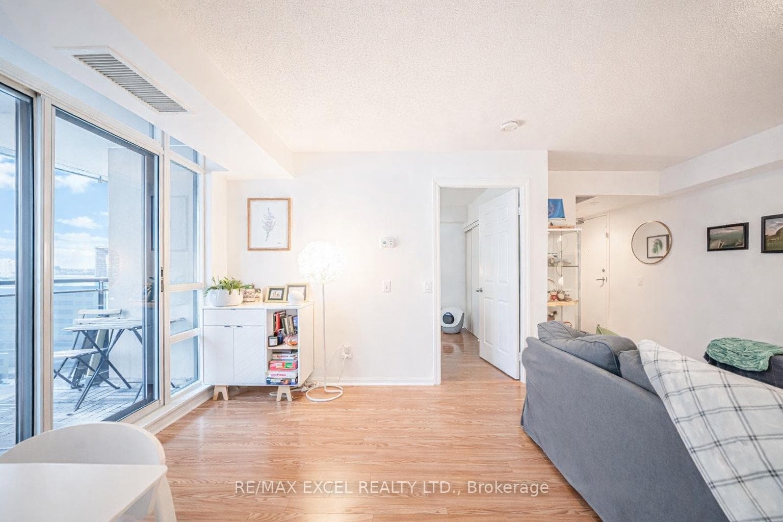 153 Beecroft Road Unit 1510 photo 15