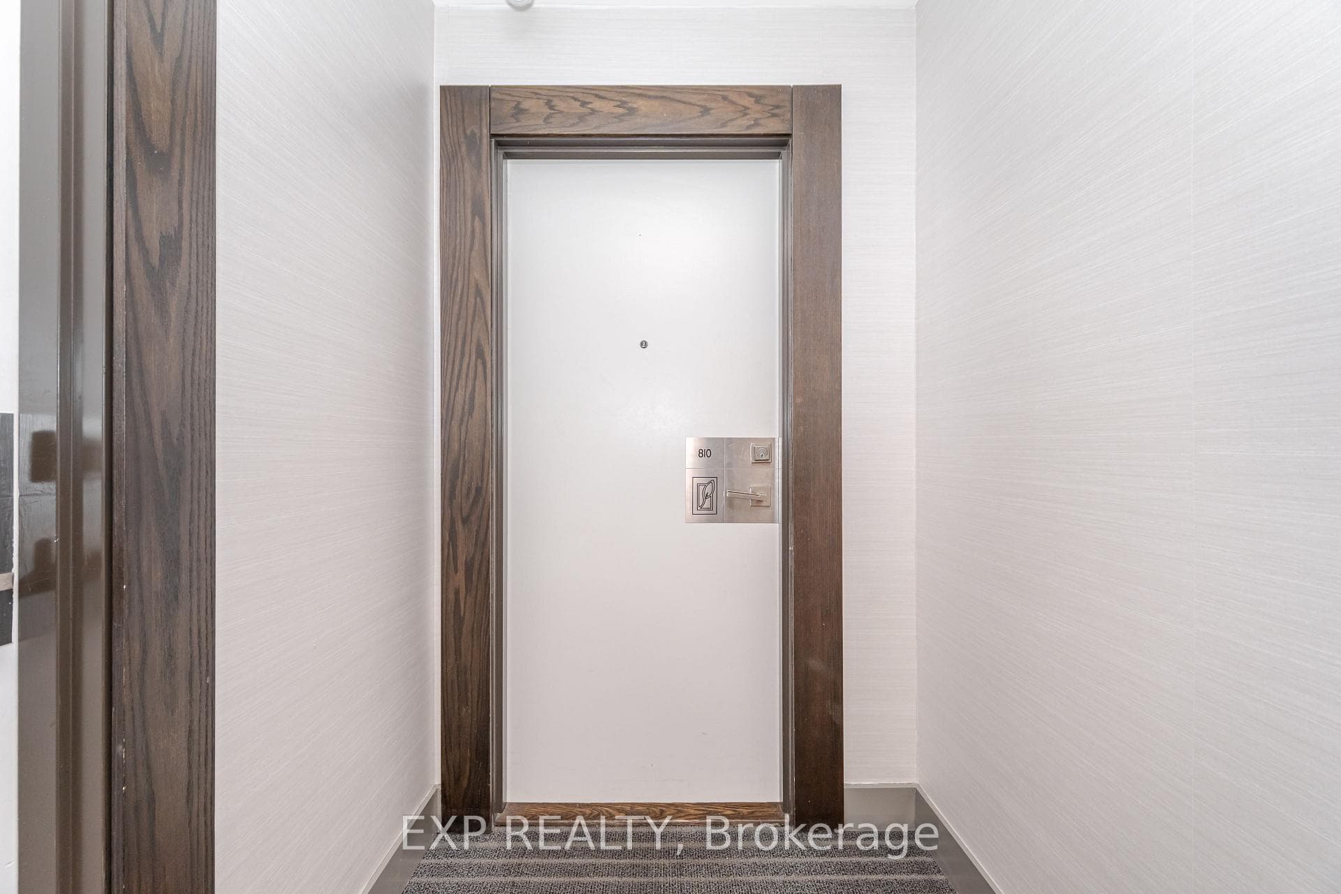 510 Curran Place Unit 810 photo 3