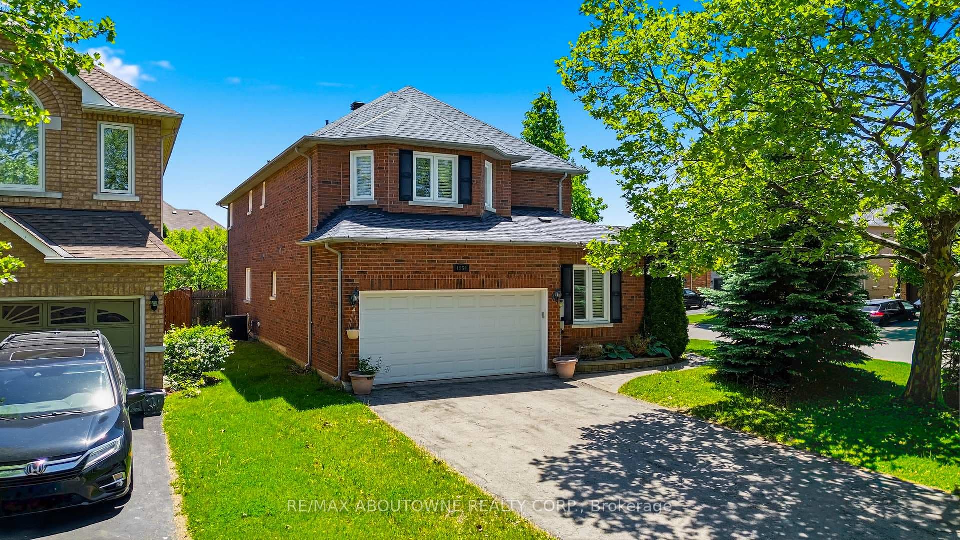 1254 Bingham Road photo 2