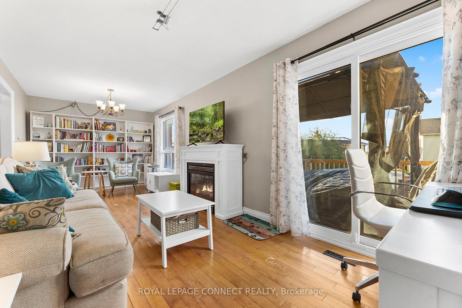 74 Wright Crescent photo 8