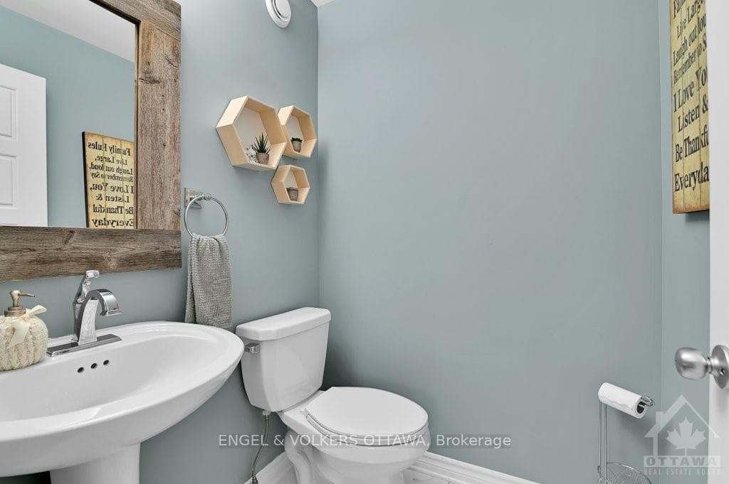 401 WARMSTONE Drive photo 4