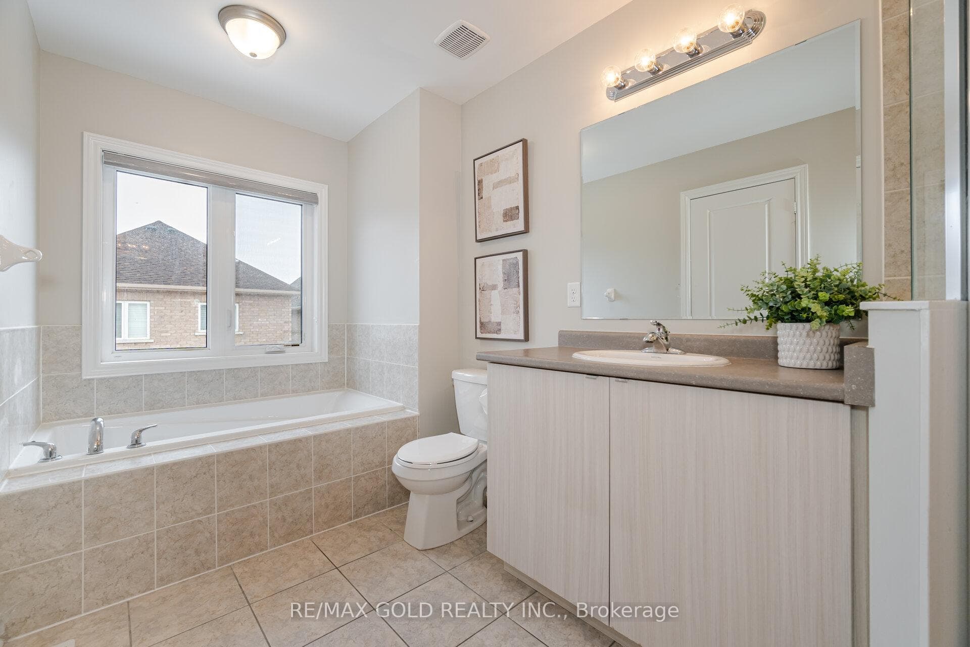 111 Finegan Circle photo 25