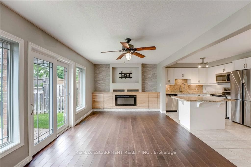 79 Sumner Crescent photo 12