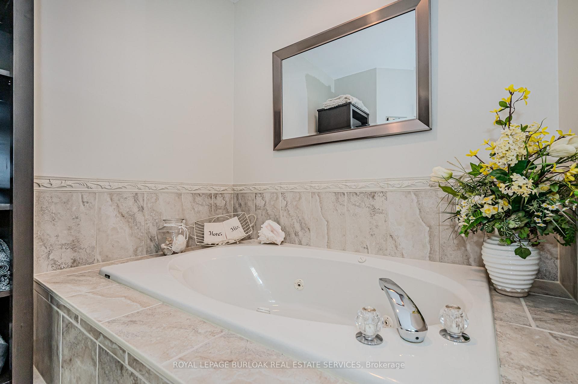2099 Chrisdon Road photo 20
