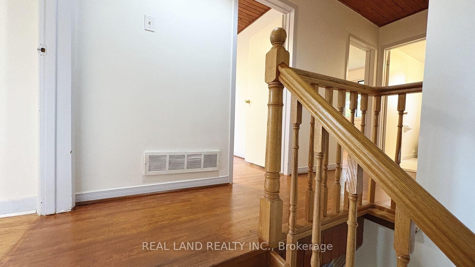 53 Lloydminster Crescent photo 13