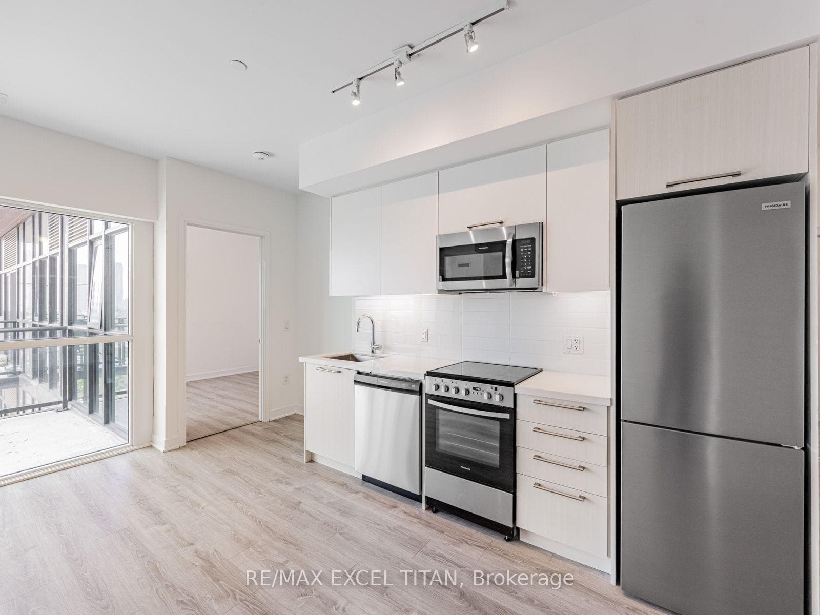 25 Neighbourhood Lane Unit 1012 photo 11