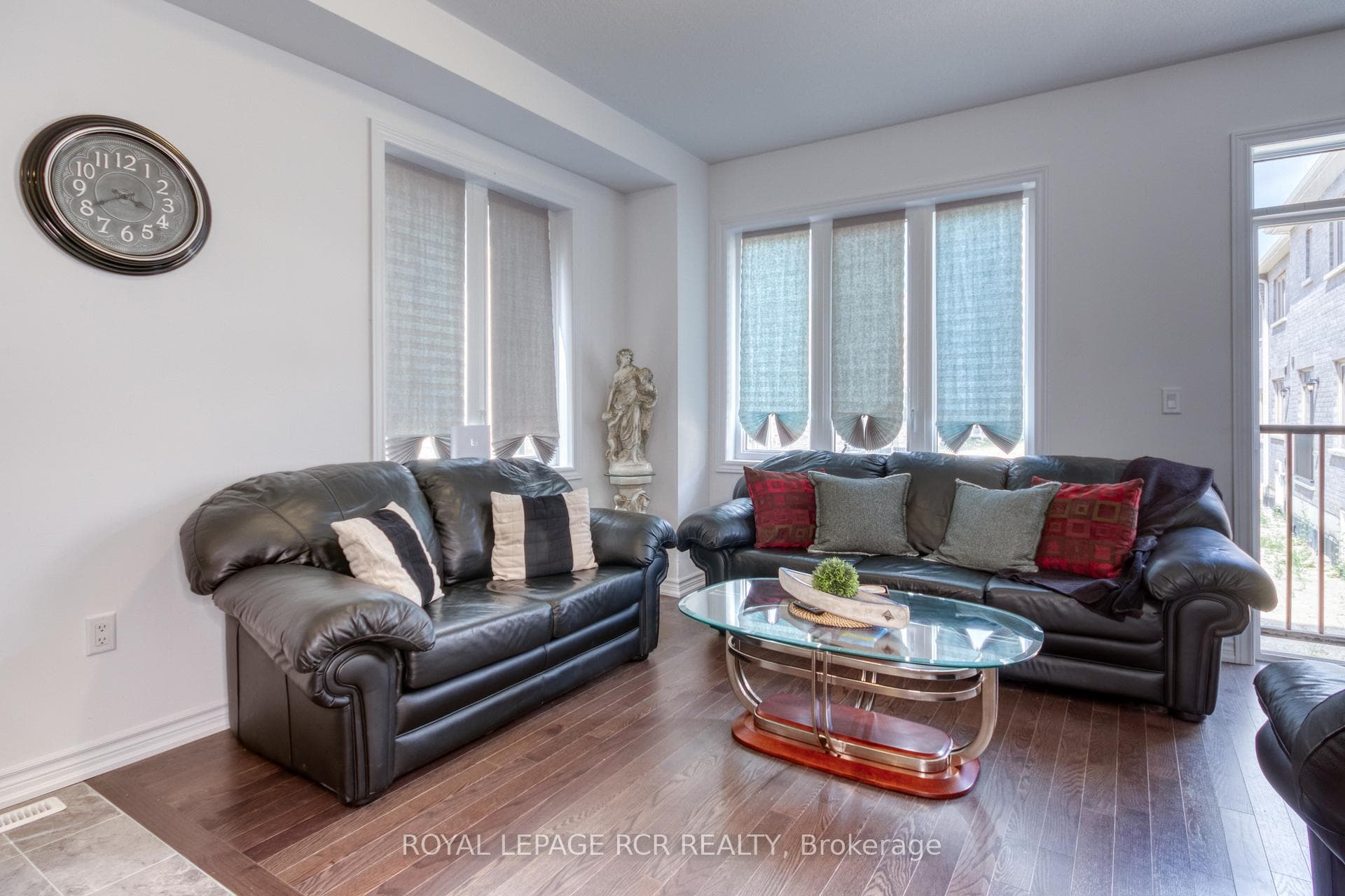 293 Russell Street photo 12
