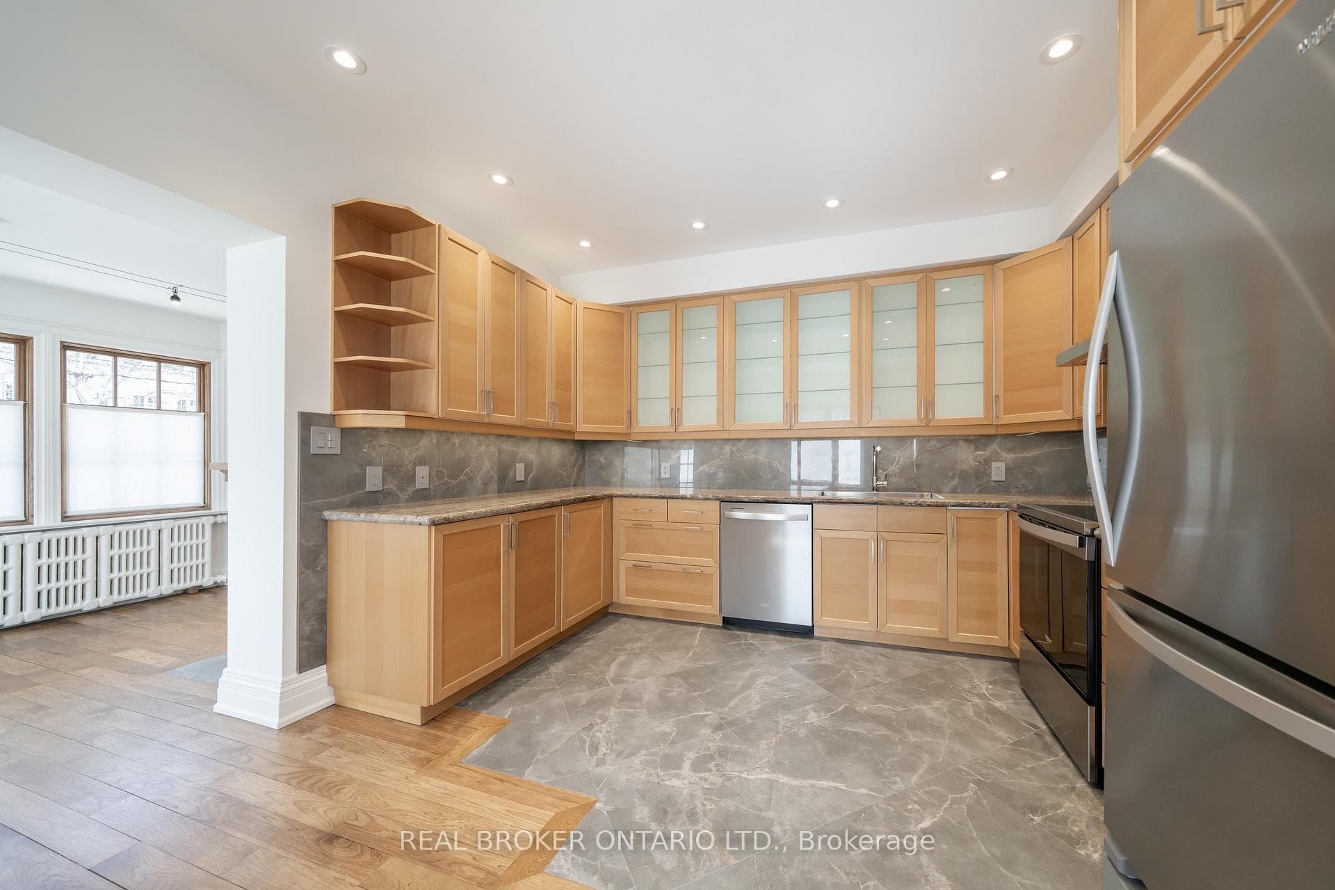114 Heath Street photo 12