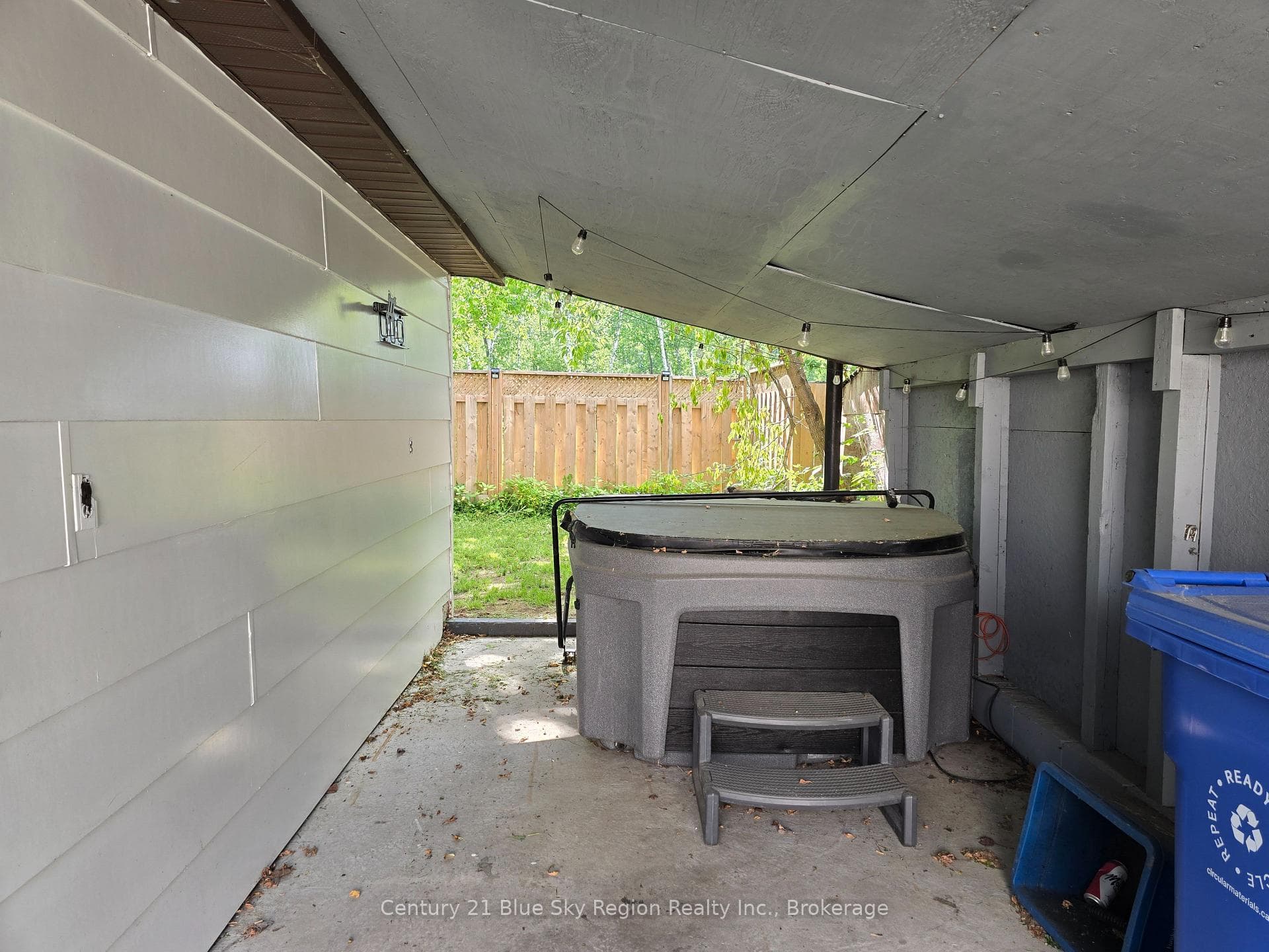 367 Princess Street photo 9