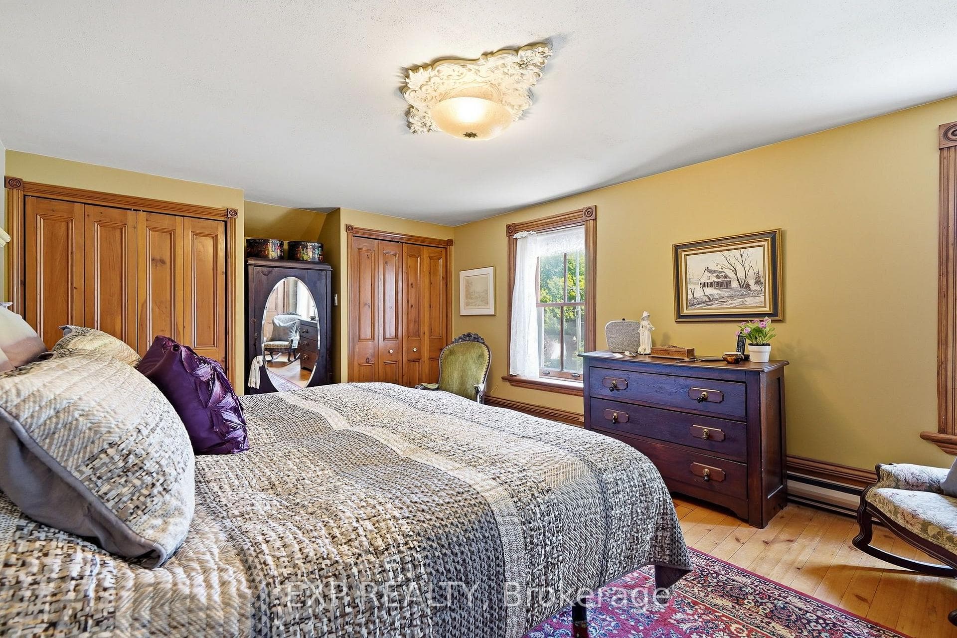 702 Dollard Street photo 22