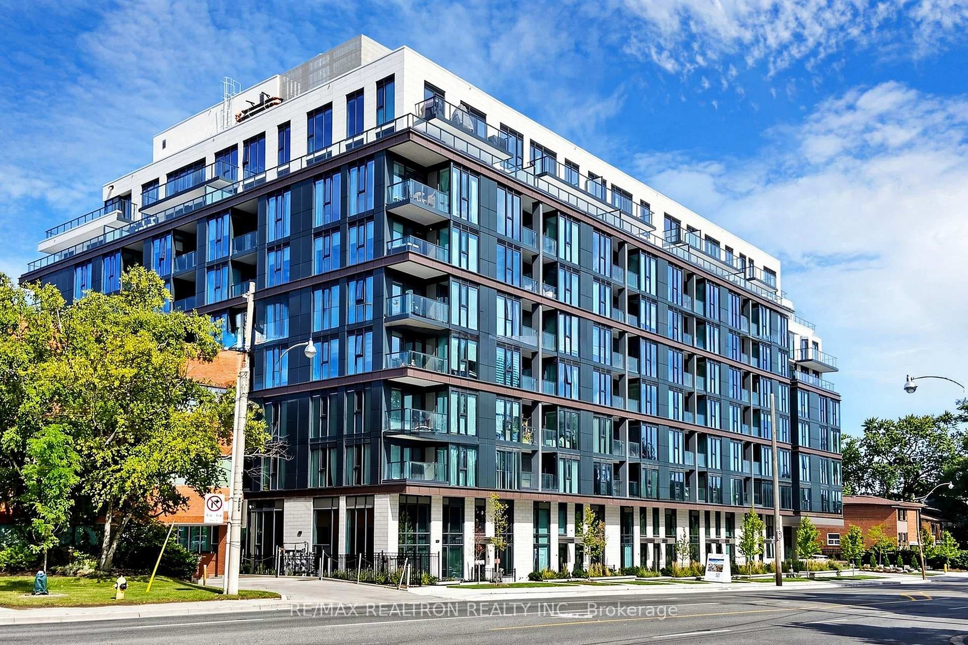 250 Lawrence Avenue Unit 701 photo 5