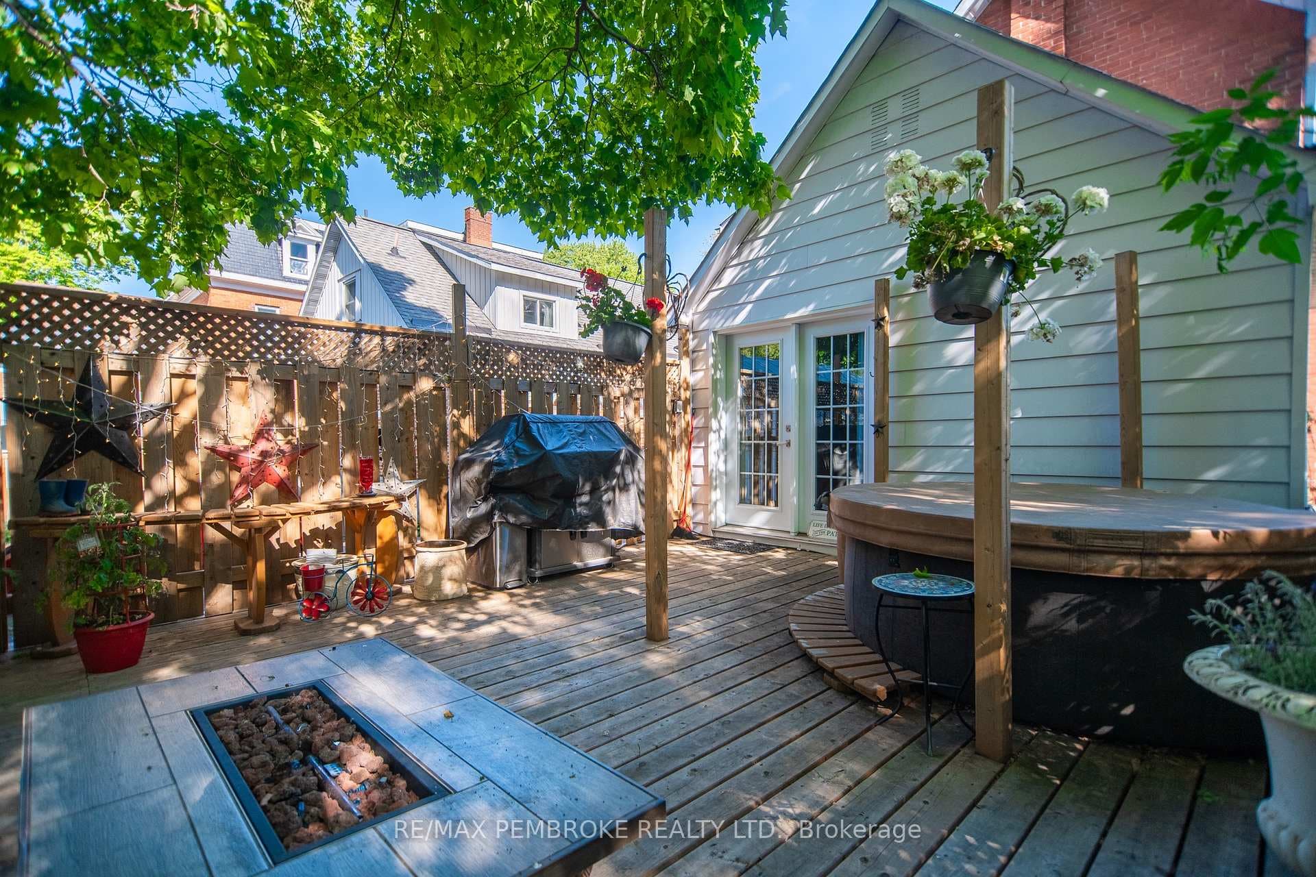 259 Isabella Street photo 35