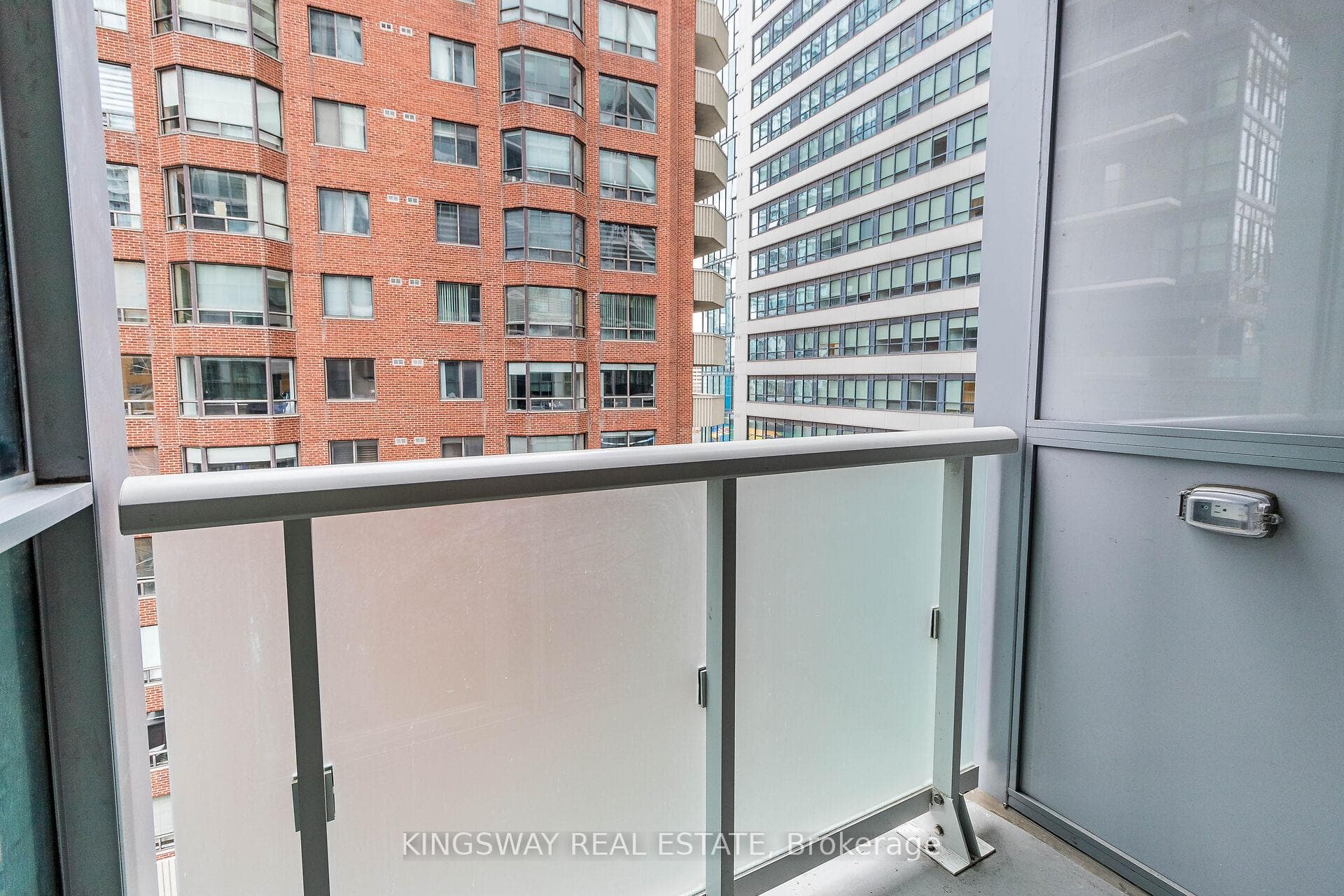 77 Mutual Street Unit 710 photo 30