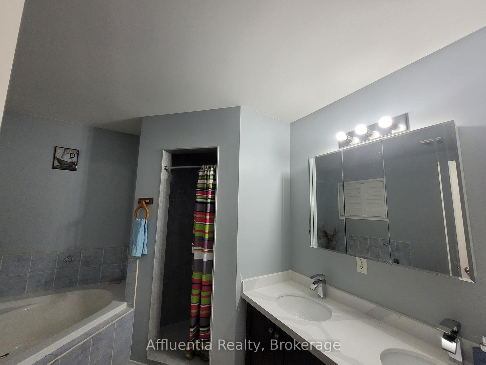 26 Oceanpearl Crescent Unit Main photo 9