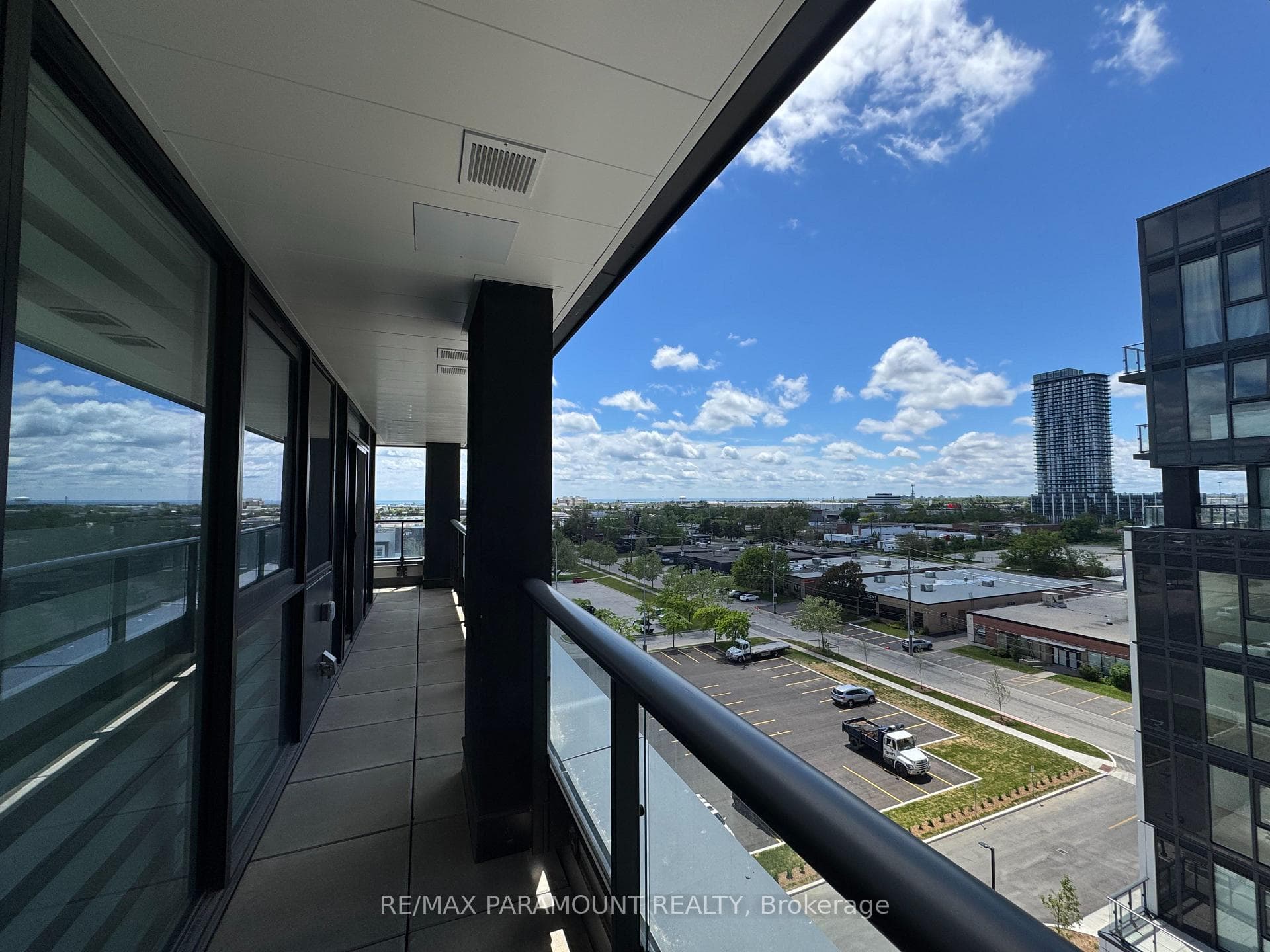 1037 The Queensway N/A Unit 605 photo 20