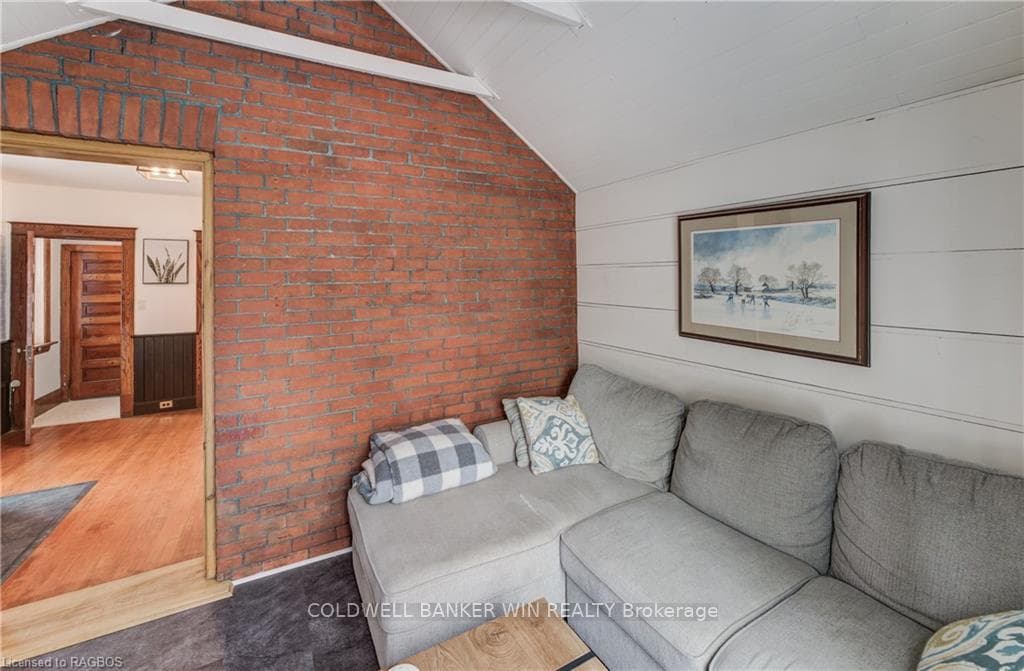 119 BRUCE Street photo 21