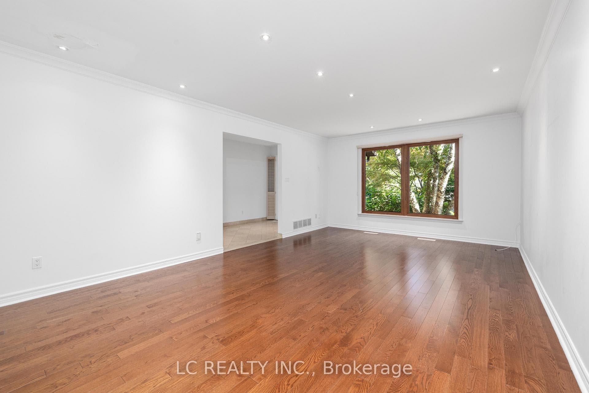 141 Mossgrove Trail photo 5