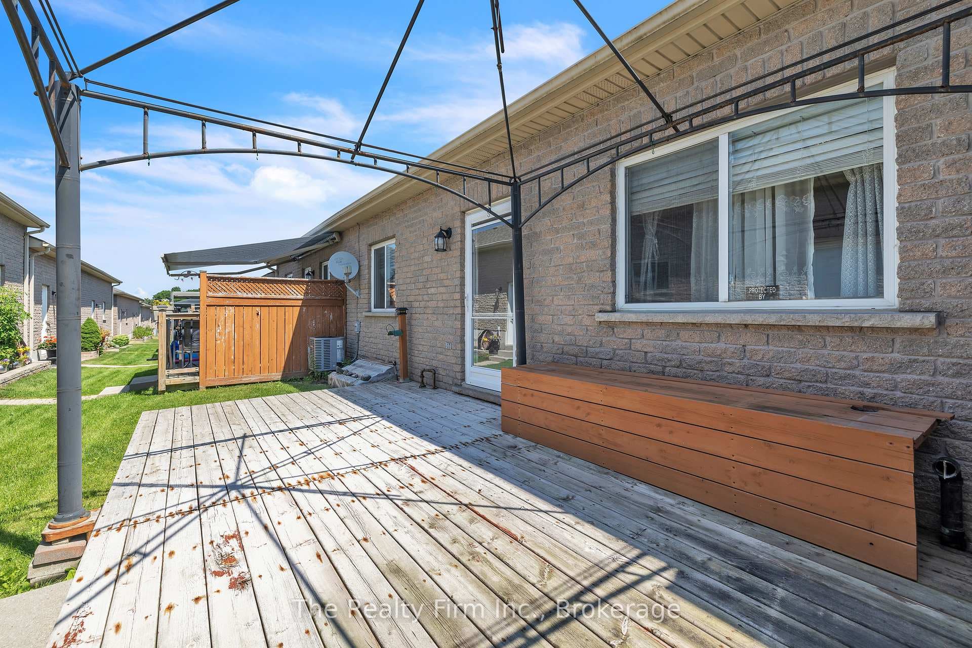 665 Southwood Way photo 30