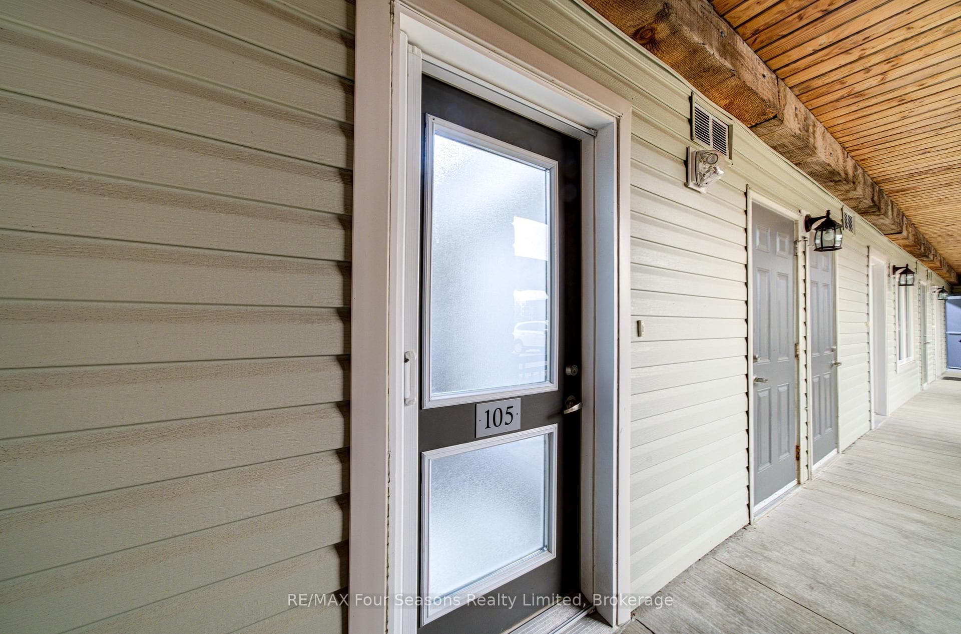6 Brandy Lane Drive Unit 105 photo 4