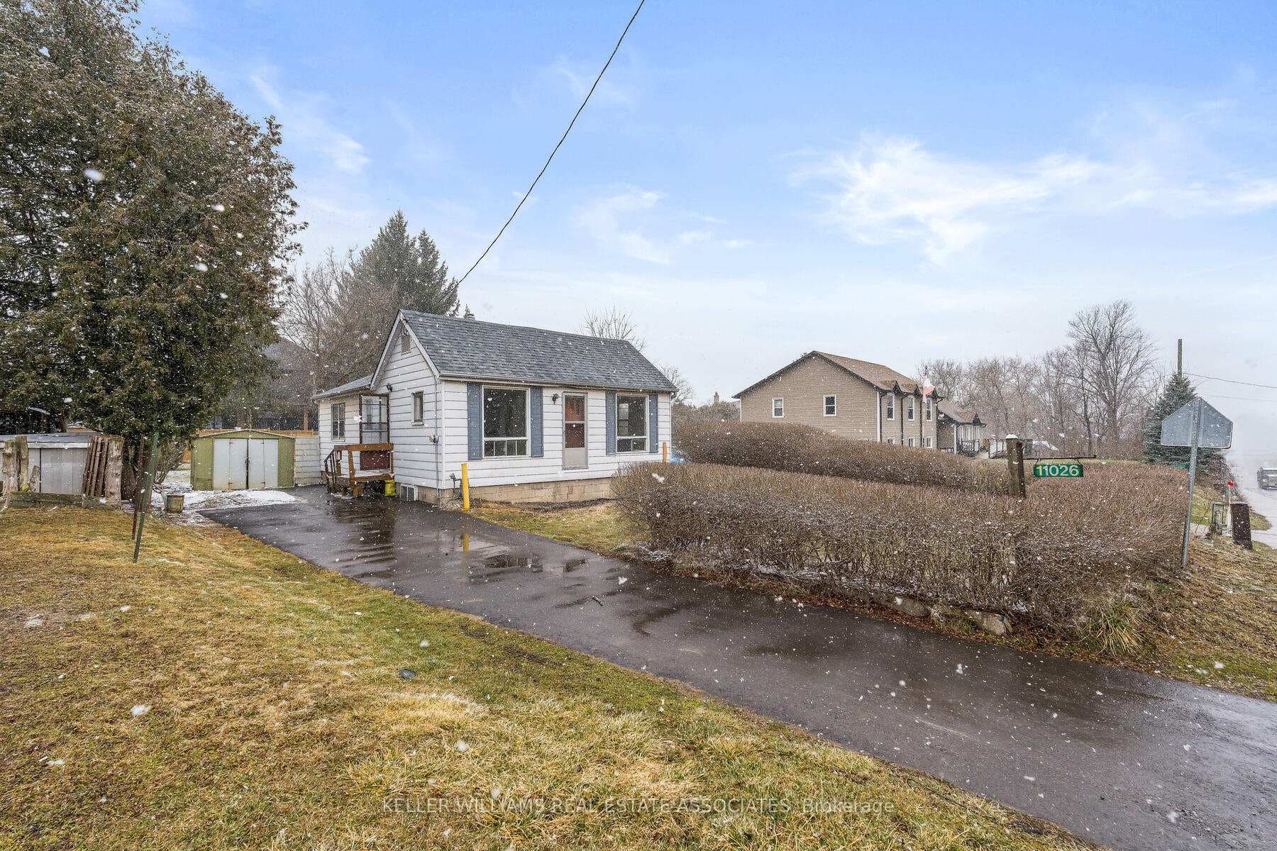 11026 Trafalgar Road photo 2