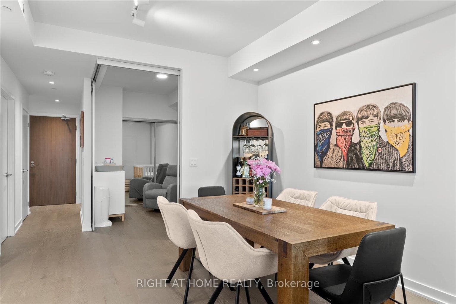 1928 Lake Shore Boulevard Unit 2011 photo 4
