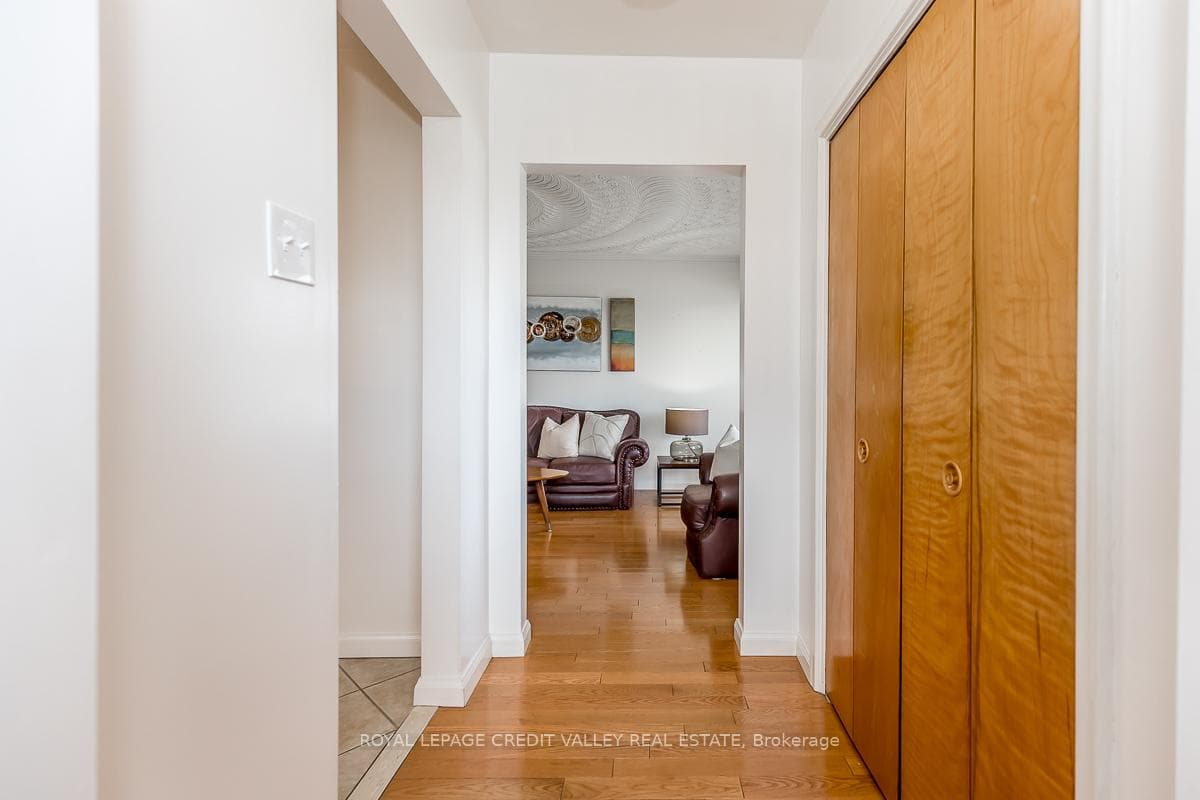 37 Jersey Avenue photo 8