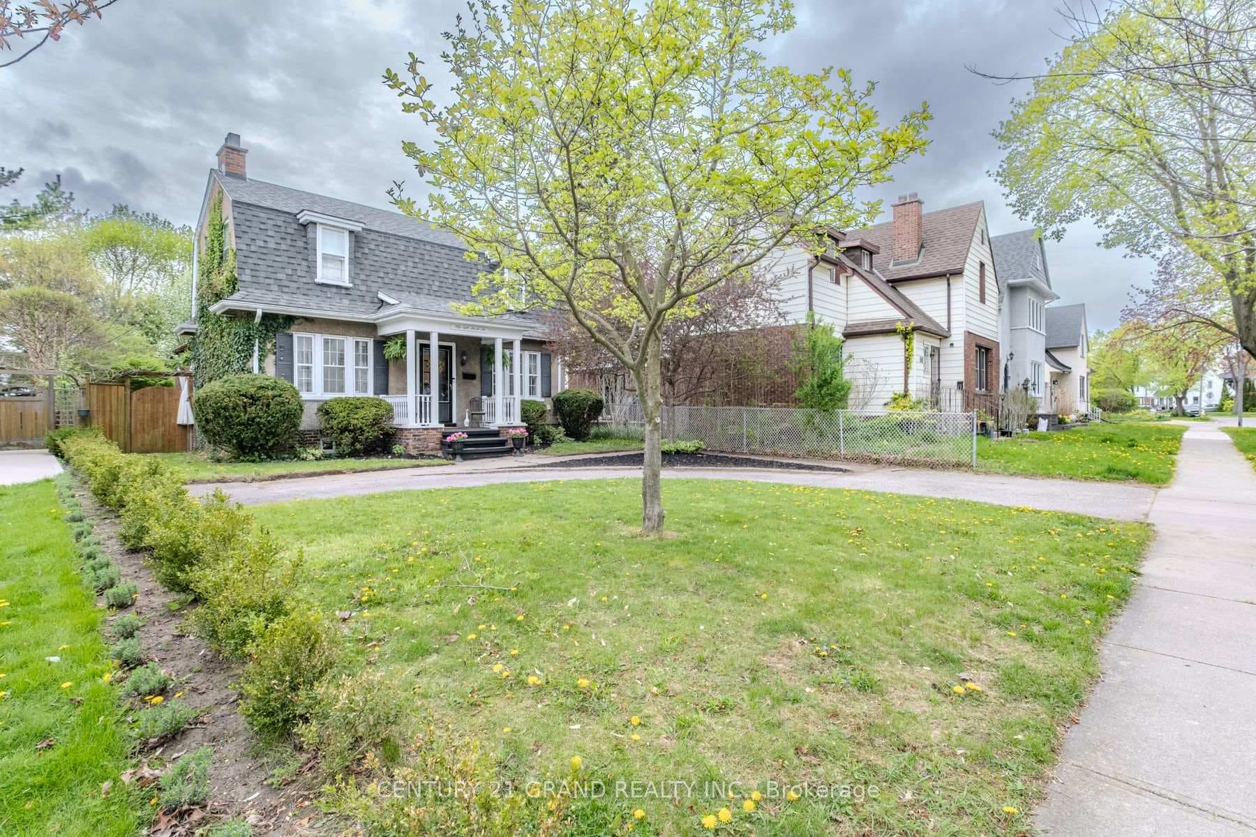 58 Lincoln Avenue photo 3