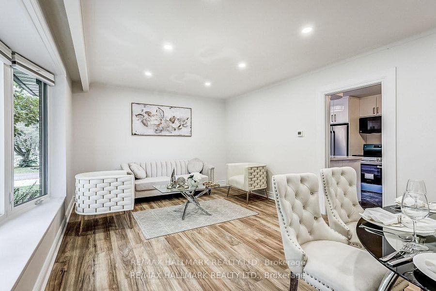 51 Aurora Heights Drive photo 5