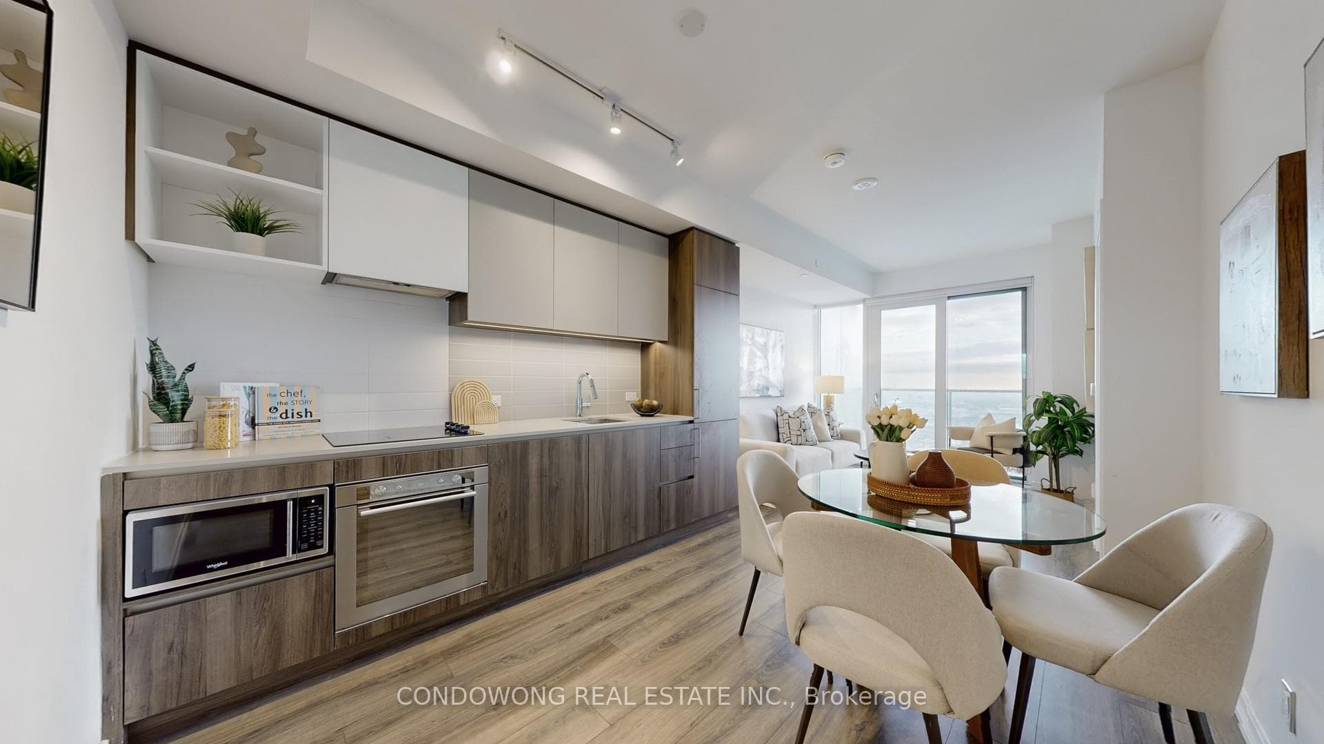 Very Spacious Dining Room