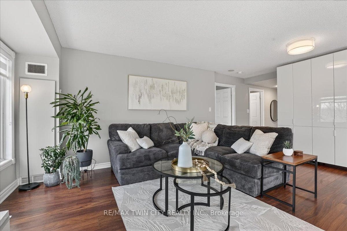 237 King Street Unit 604 photo 22
