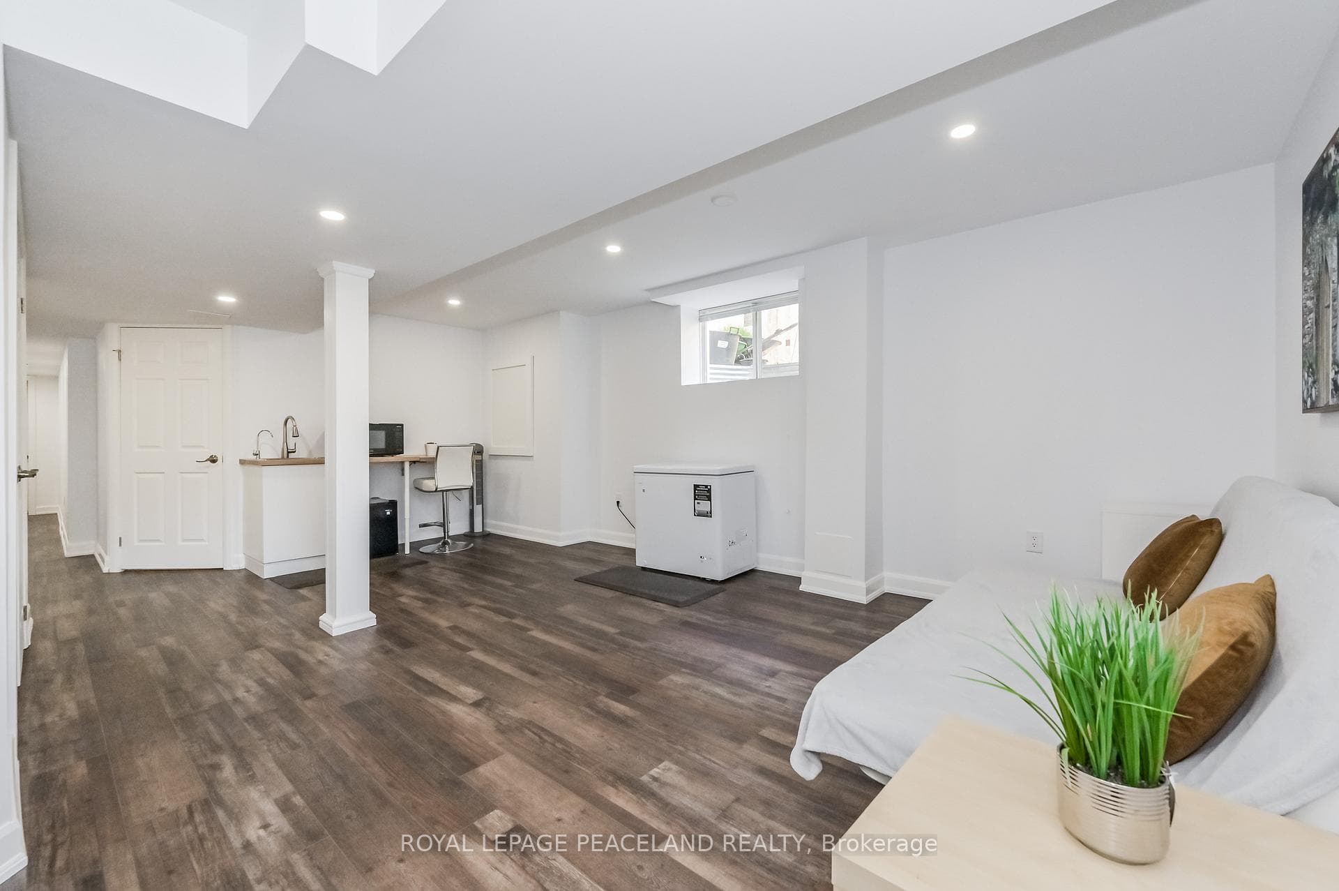 168 Courtney Street photo 32