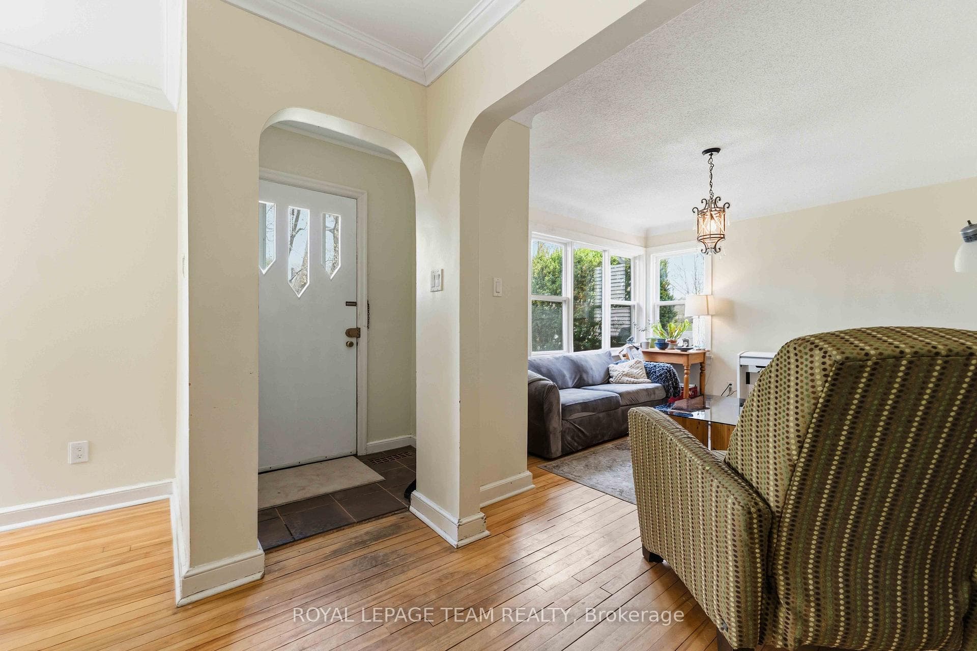 1272 Livingstone Avenue photo 4