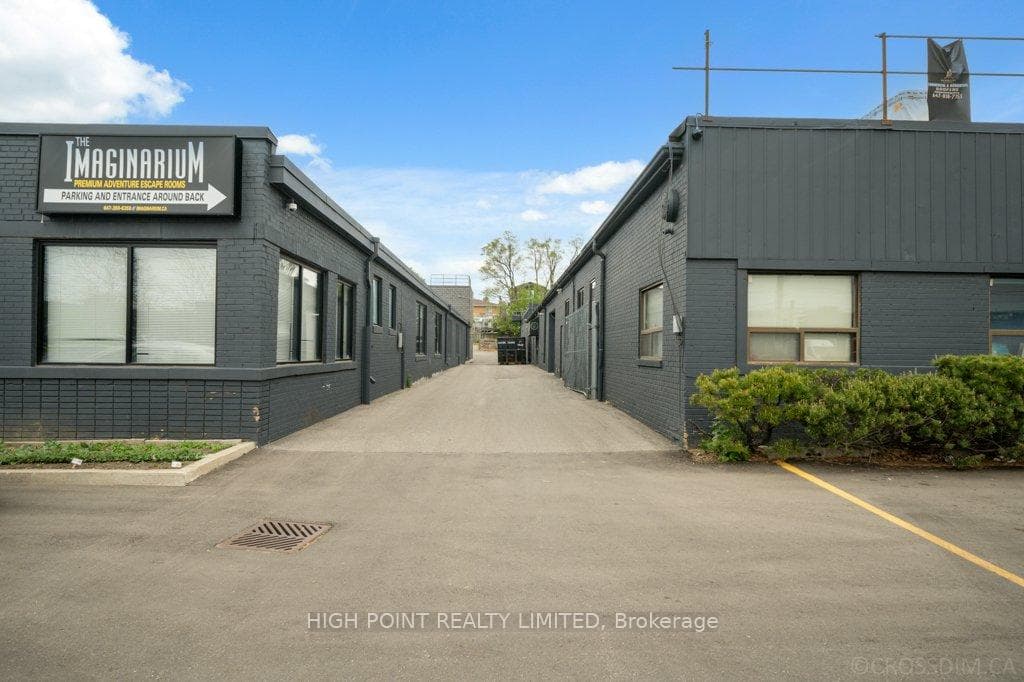 116-120 tycos Drive photo 6