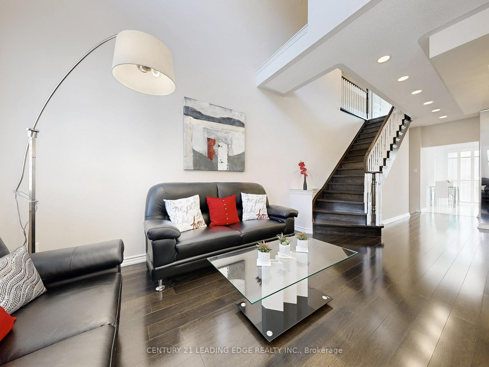89 Sanderson Road photo 9