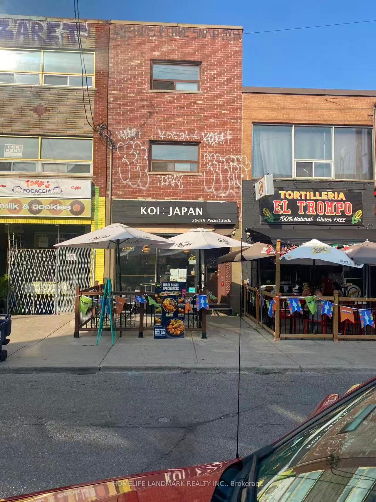 281 Augusta Avenue photo 1