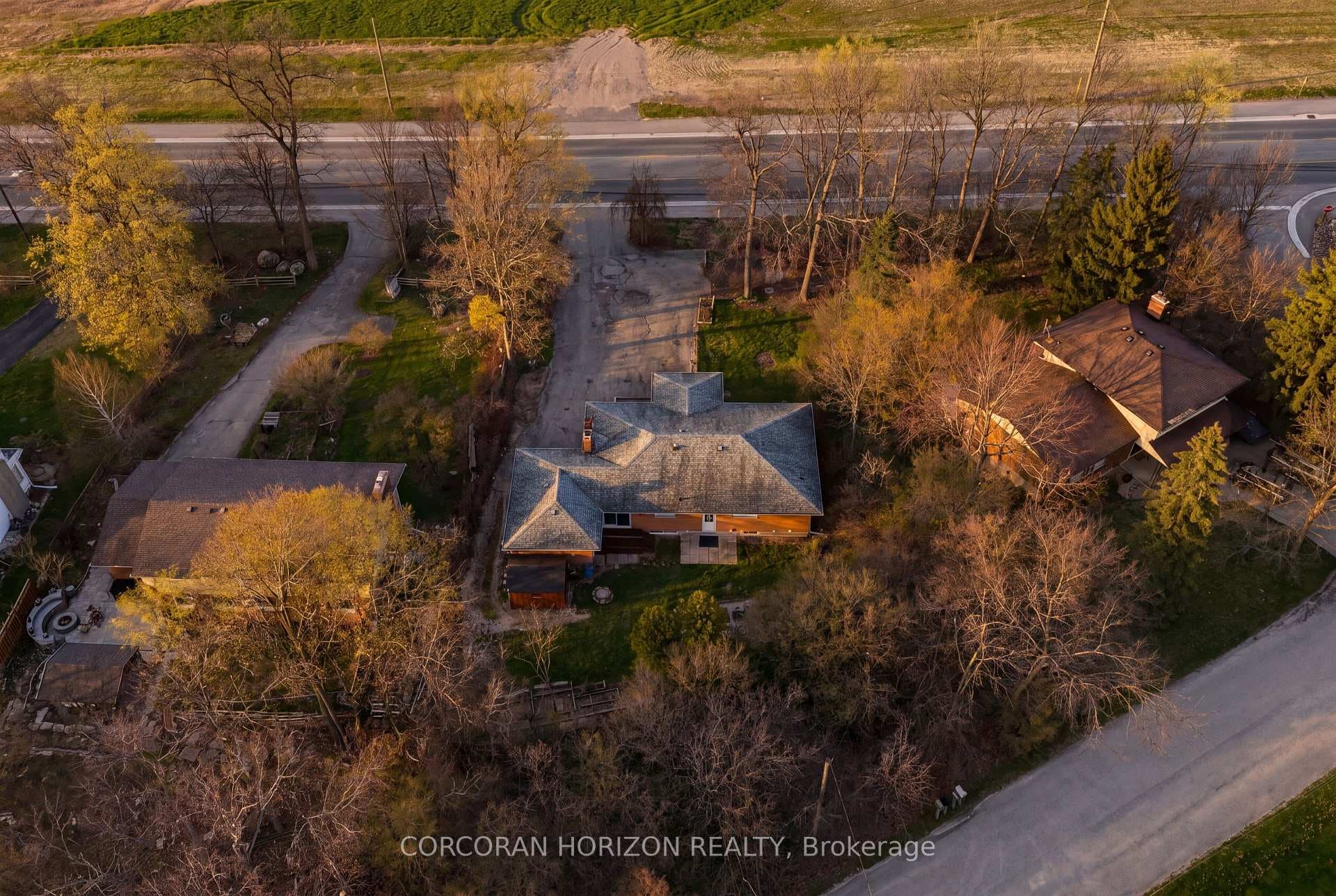 7226 Wellington Road photo 46