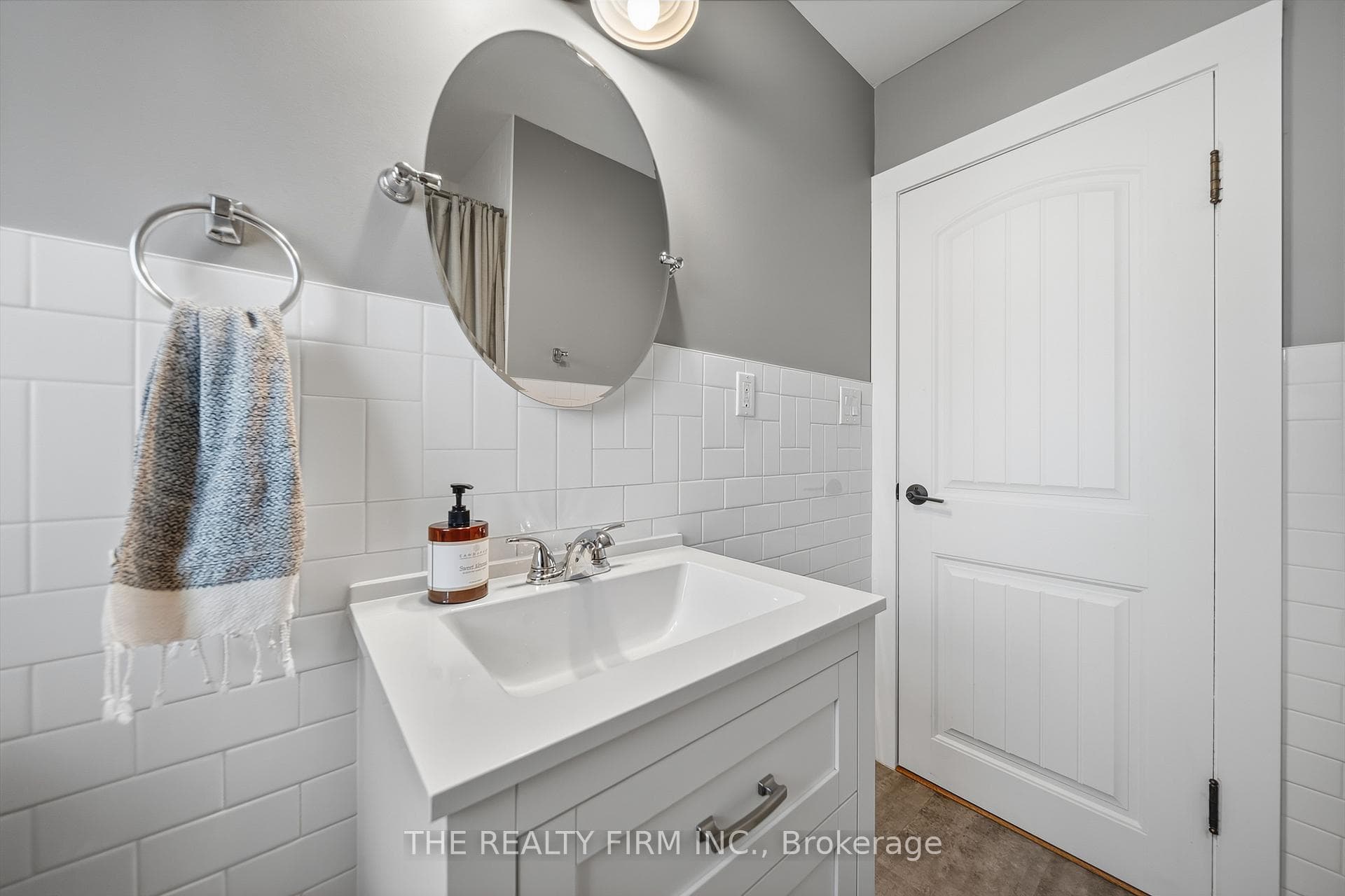 599 John Street photo 30