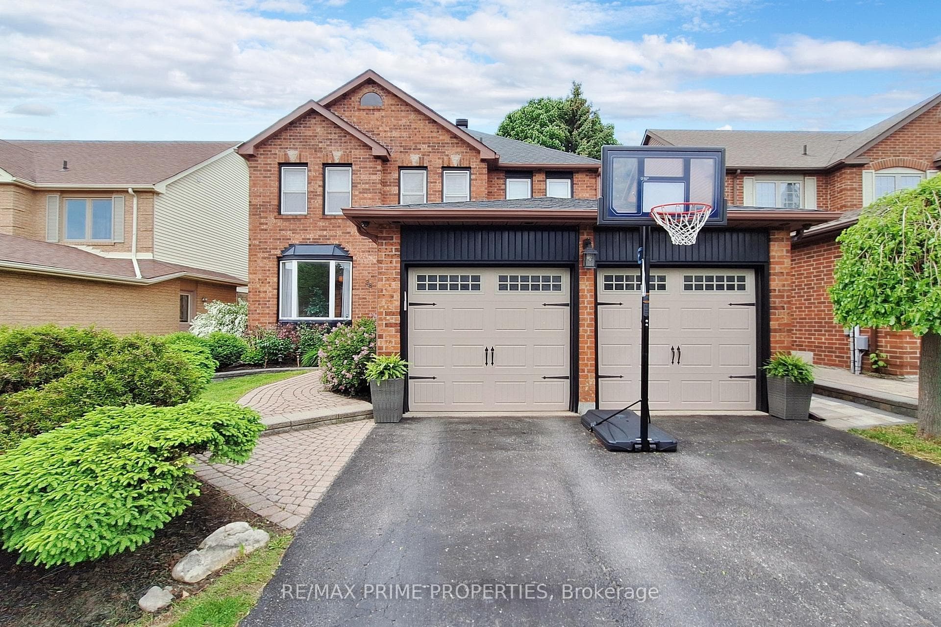 38 Larkin Avenue photo 1