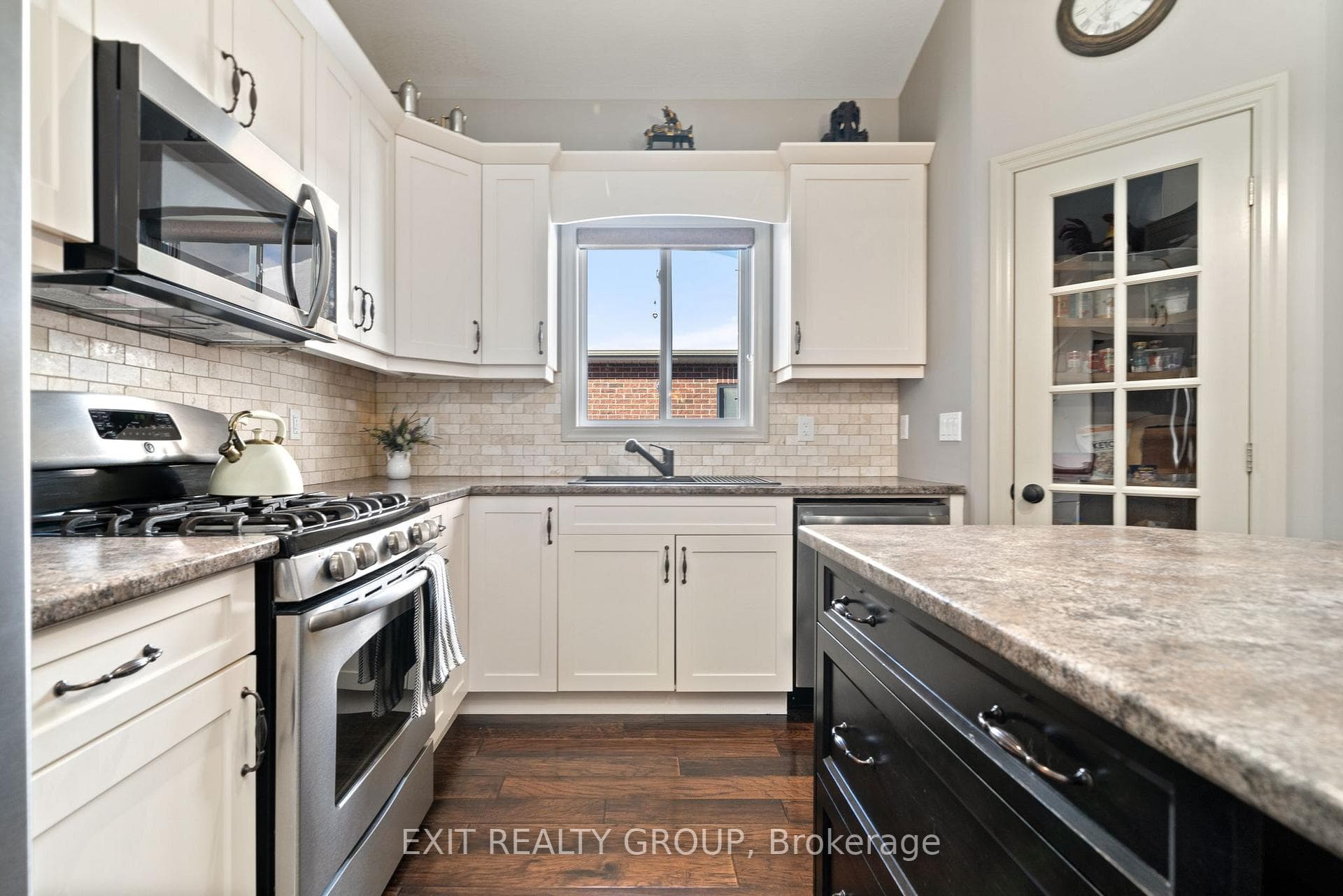 43 Hanover Court photo 13