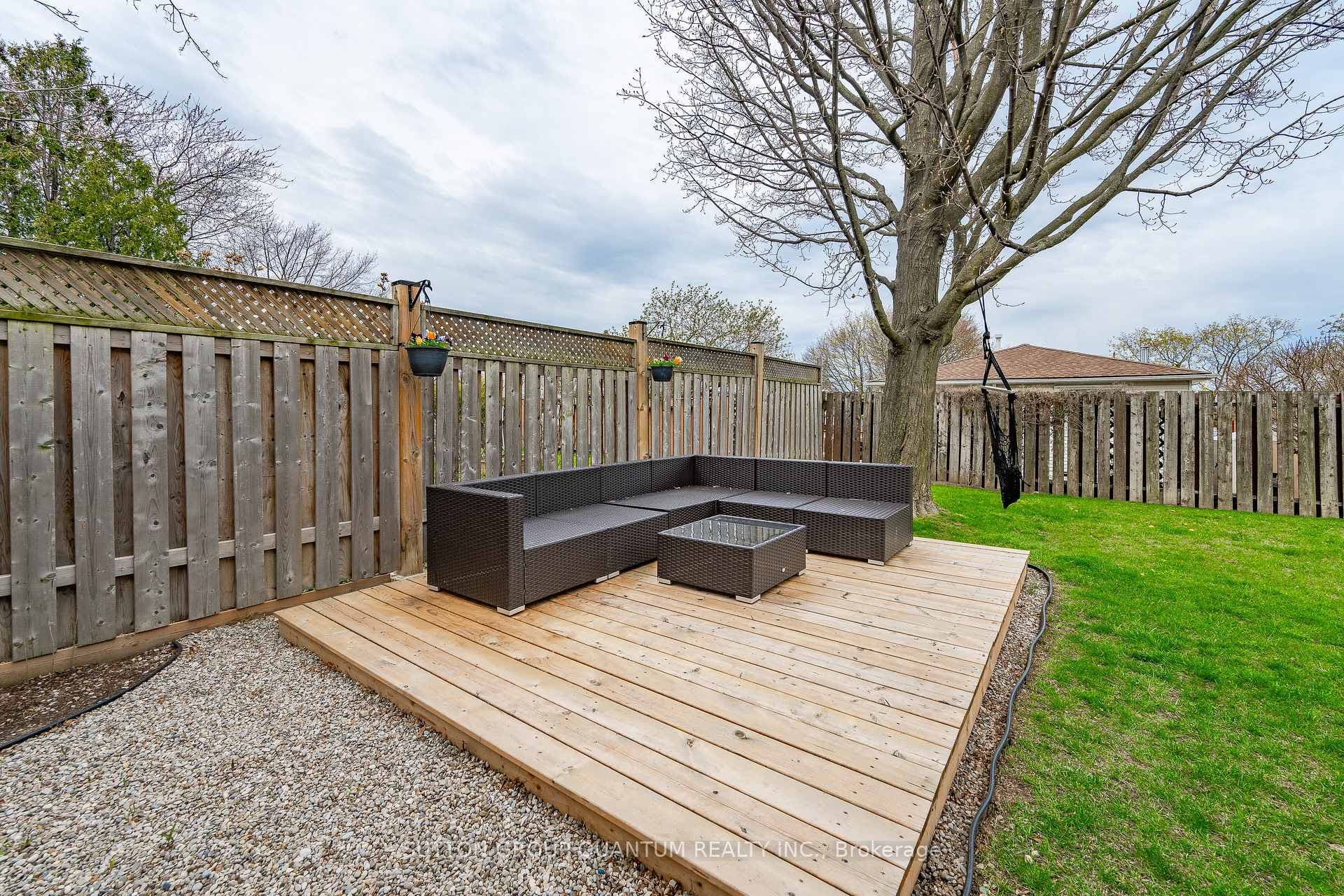 10 Hopewell Crescent photo 30