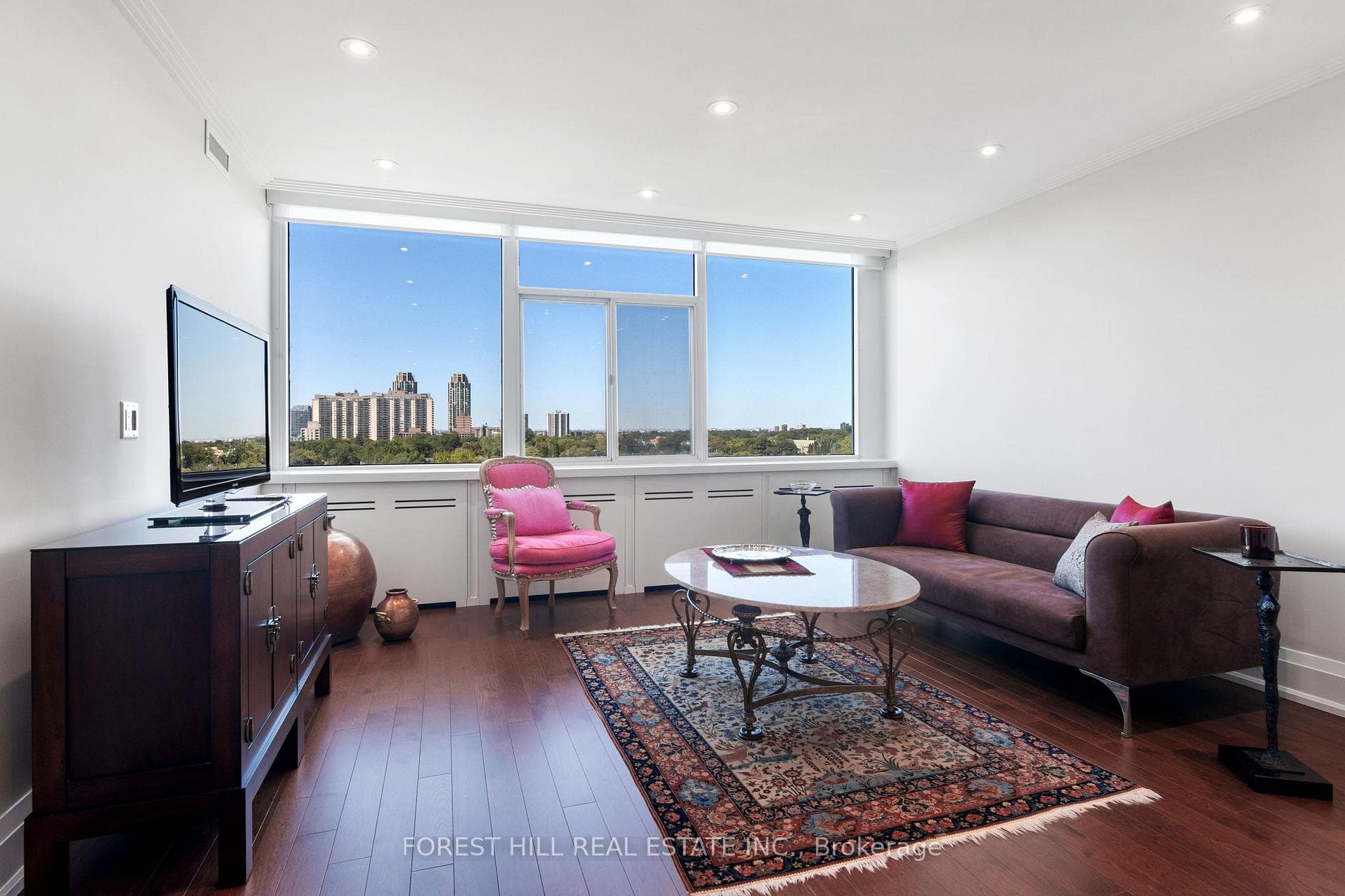 500 Avenue Road Unit 1401 photo 16
